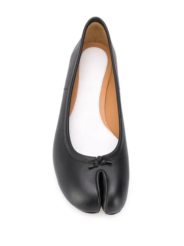 Maison Margiela Tabi Leather Ballerina Shoes | Black | FARFETCH | Farfetch Global