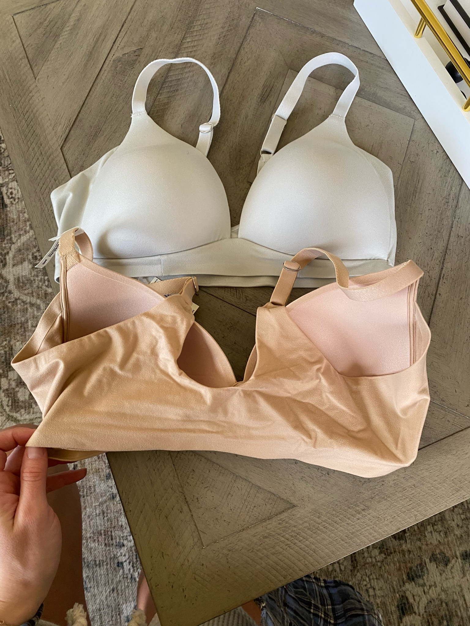 Aerie bras! So comfy🙌🏼 no under wire, light padding and no clasp in back! So soft and supportive!!

#LTKfindsunder100 #LTKsalealert