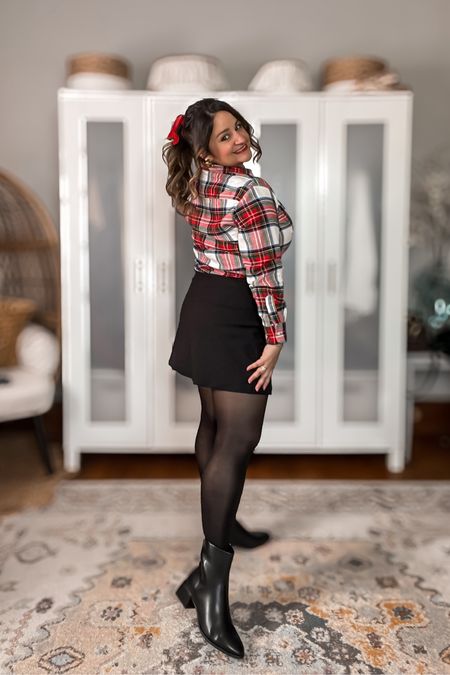 Christmas outfit idea!

Love a festive flannel and a red bow! ♥️ Paired with my black skort from target and black booties. Also added fleece lined stockings for a bit more warmth!

Size 12
Midsize
Curvy
Holiday outfit
Black skirt
Red and white flannel
Old navy
Target


#LTKmidsize #LTKHoliday