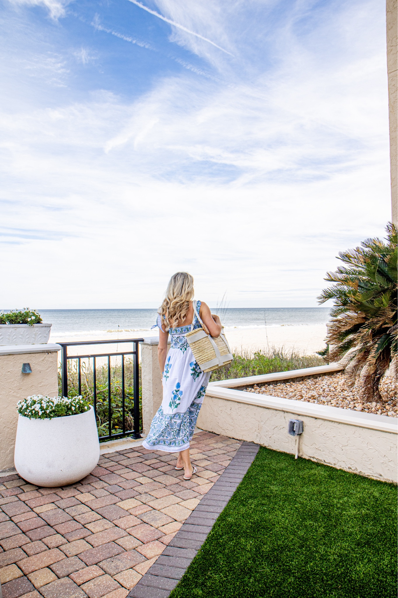 If you haven’t noticed by now, I’m a big fan of dresses - the flowier & more colorful, the better 🌞 This poppy dress by @julietdunnlondon has been a favorite in my closet for YEARS. Shop this dress & similar color ways by commenting LINK and I will send you a DM with the links. #tuckernucking #findthefun 


#LTKshoecrush #LTKtravel #LTKitbag