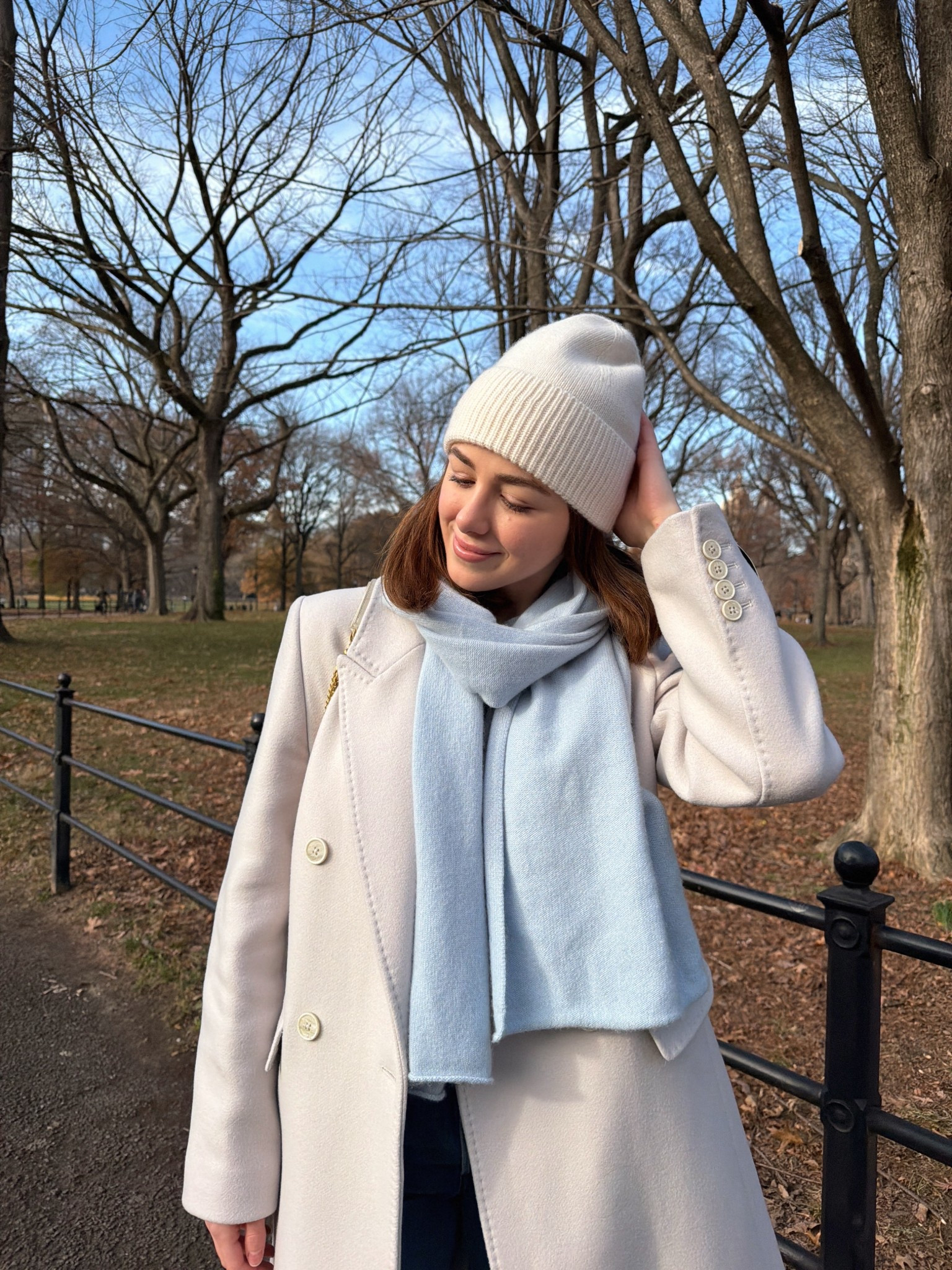 Winter whites & blues

#LTKHoliday #LTKootd #LTKSeasonal