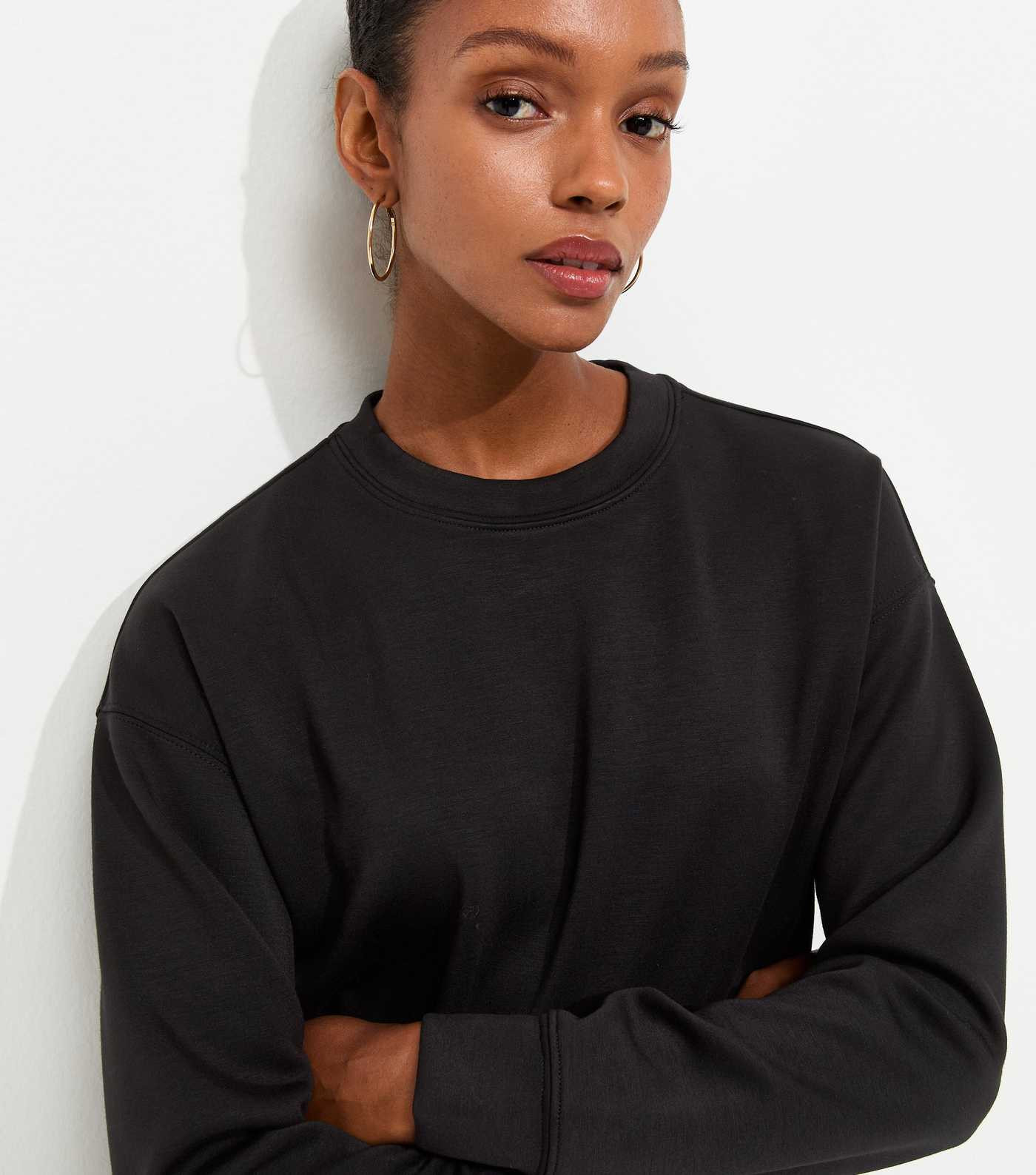 Premium Black Crew Neck Sweatshirt | New Look | New Look (UK)