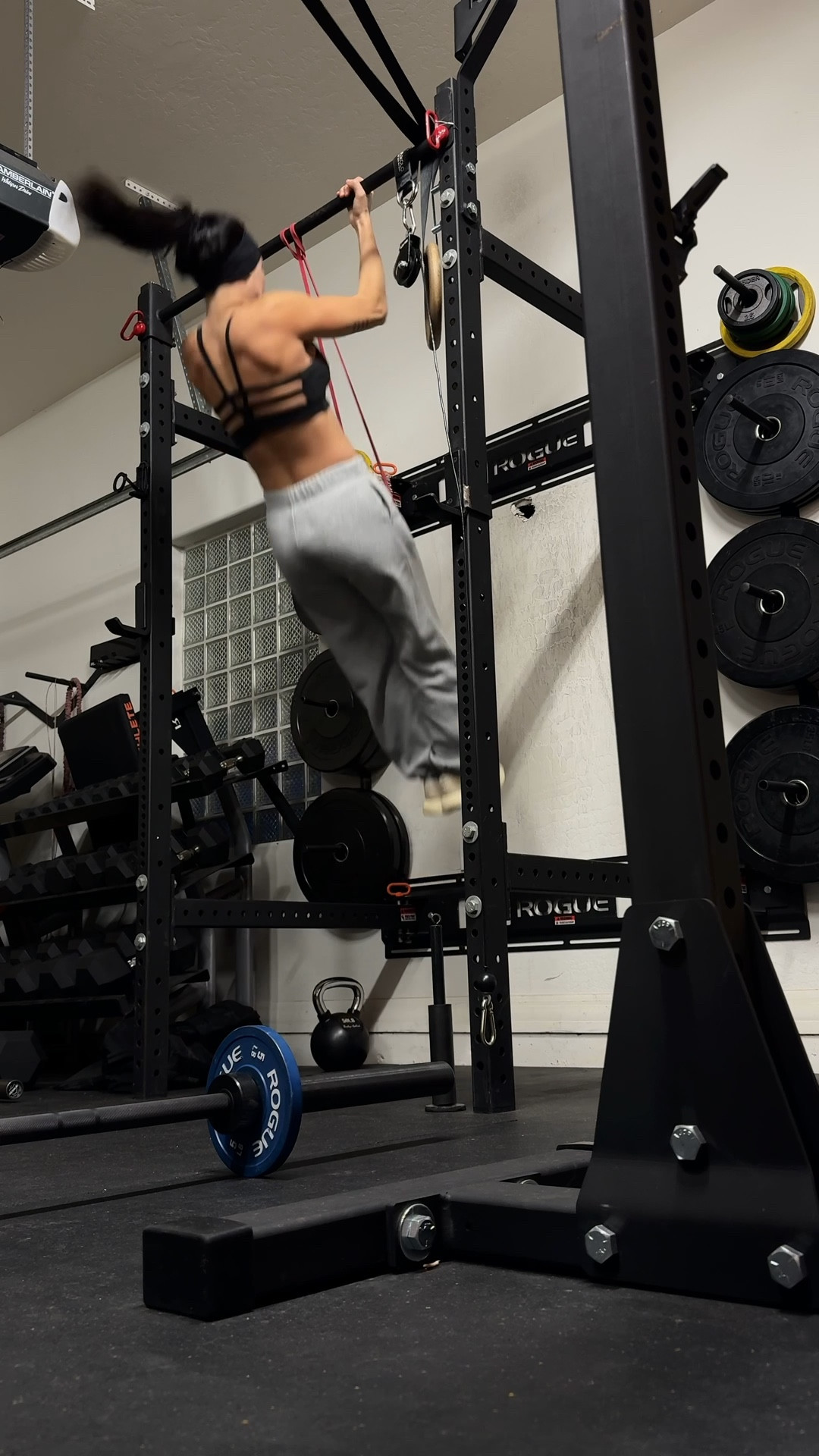 Happy Wednesday! Hit some back this morning // sharing my workout outfit 
Vuori sports bra size medium 
Target joggers size small
Adidas sneakers 



#LTKmorningroutine #LTKmomlife #LTKdayinmylife