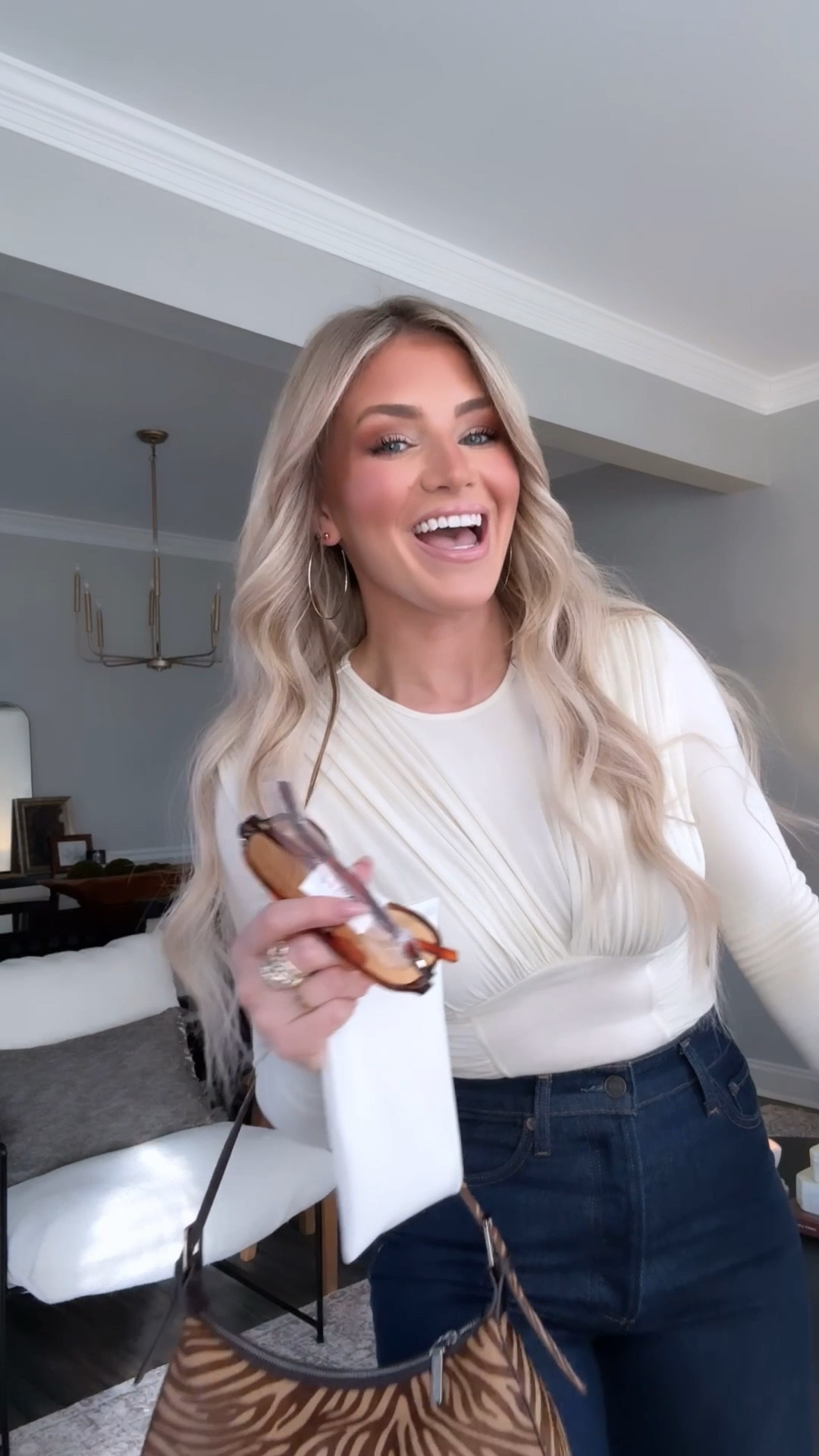 Cutest casual date night/ day time weekend look!! Obsessed with this bag & sunnies!

#LTKSeasonal #LTKFindsUnder100