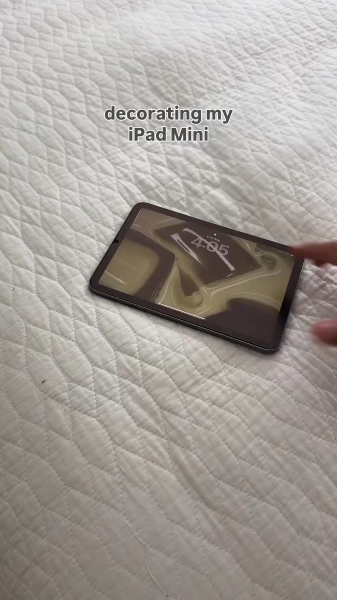 decorating my iPad Mini

#ipadmini #ipad #ipadmini7 #ipadminia17pro