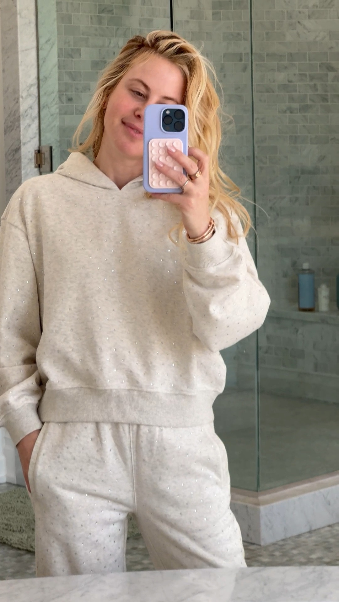 A little sparkle for the sweats. The fit is 👌


#ltkstyle #matchingsweats #lovegeneration 

#LTKSummerEdit #LTKStyleTip #LTKActive