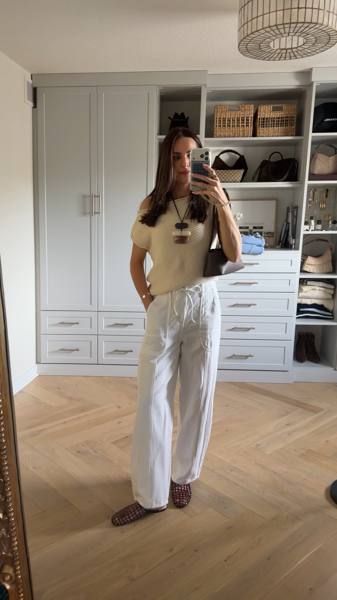 My favorite outfit last week!! 

Top is modern citizen 
Pants: take your smaller size (2) 
Jelly flats: size down half

#LTKSaleAlert #LTKSeasonal #LTKootd