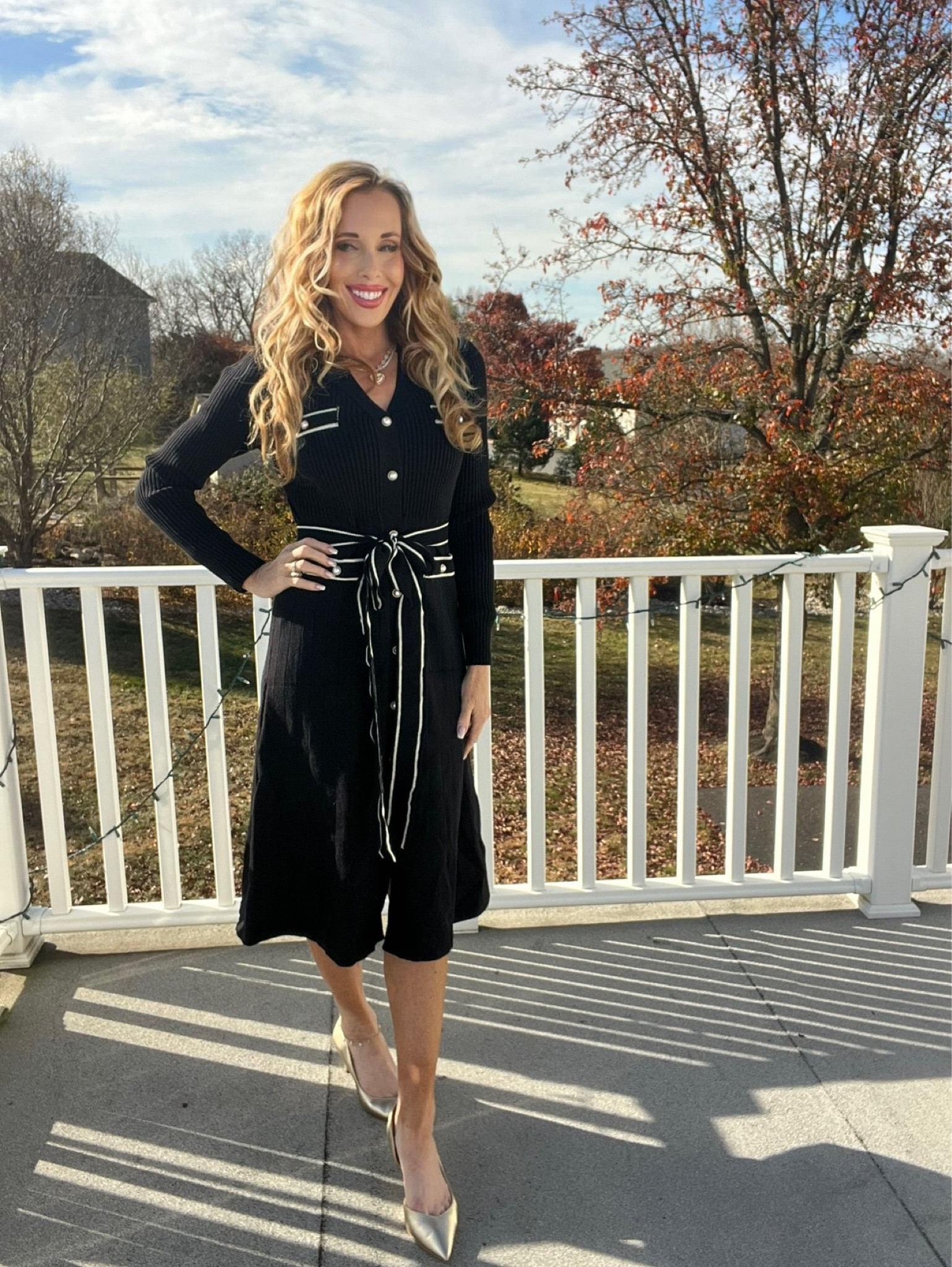 Gorgeous knit dress with gold button details ❤️❤️

#LTKFindsUnder100 #LTKSaleAlert #LTKStyleTip