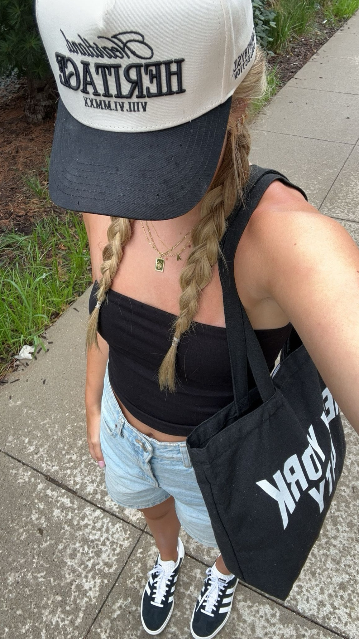 jewelry: evry jewels and wear felicity
bag: new york city