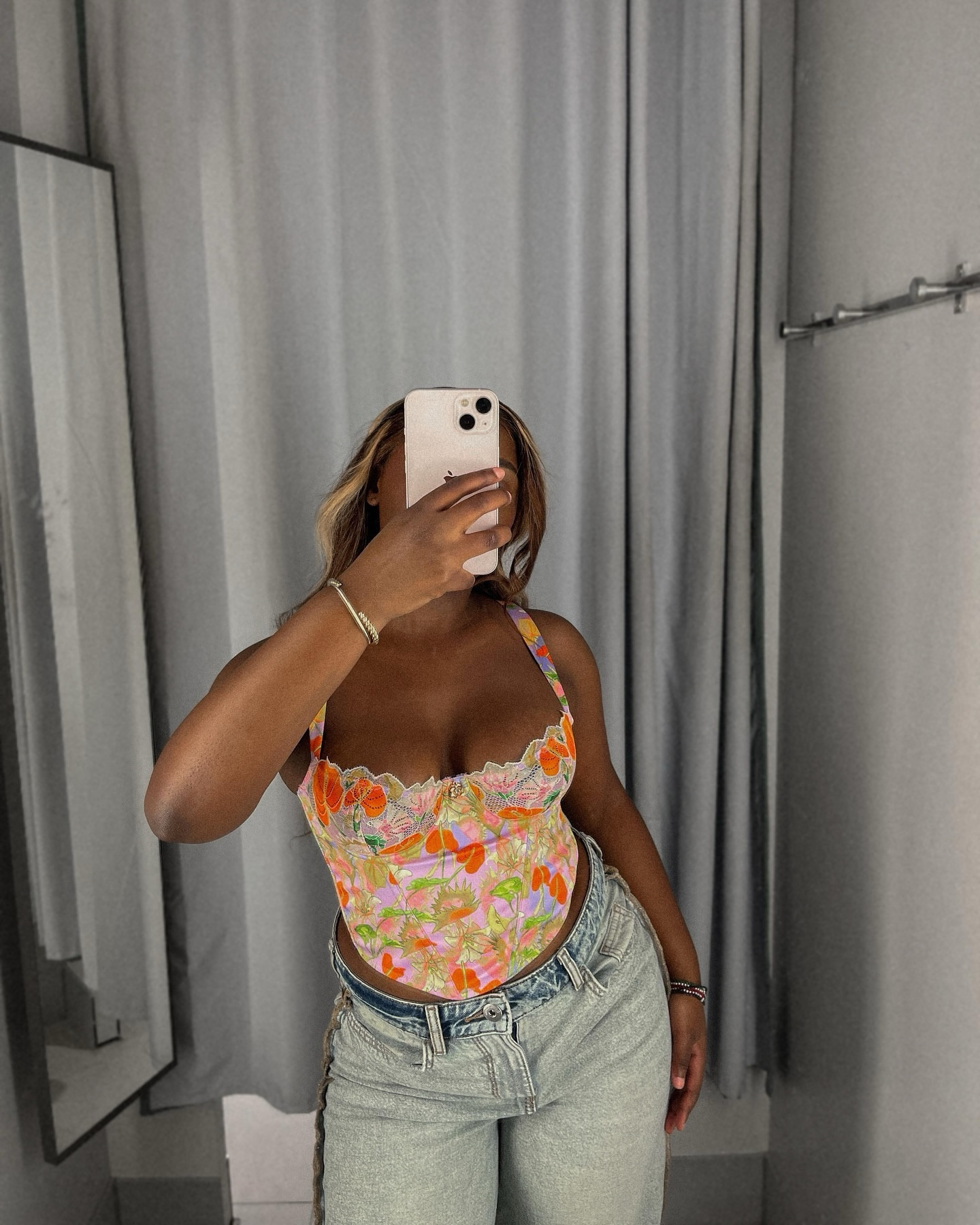 savage in more ways than one 🫦

corset: @savagexfenty 

#savagexgang #corsettop #petitefashionblogger