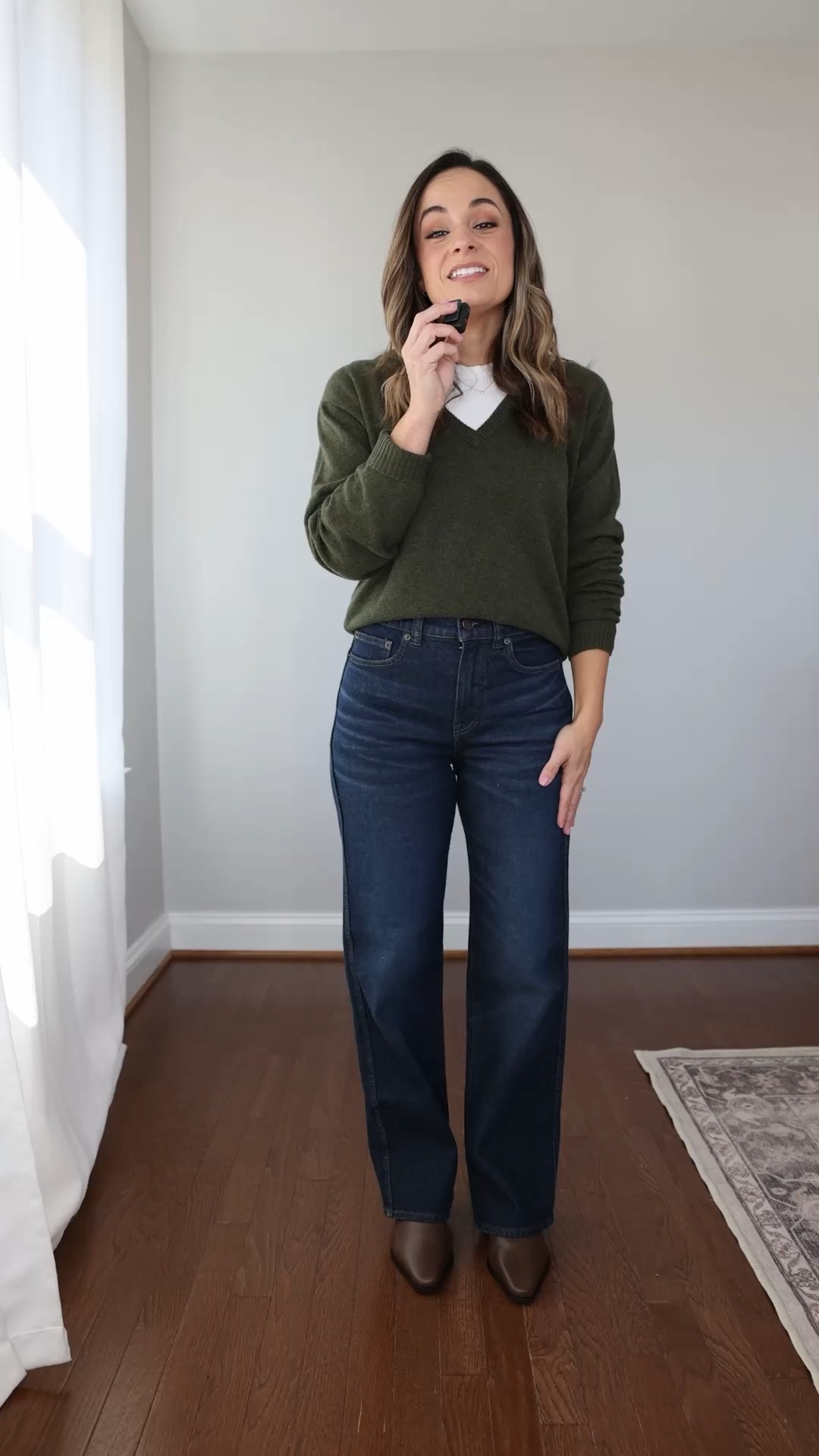 A look at the full length slim wide jeans from @jcrew. These are 99% cotton, 1% elastane for a hold you in feel with light stretch.

Full Length Slim Wide Jeans: petite 24 in Miles Wash 
Perfect Cashmere V-Neck: xxs in Hthr Elm
Chelsea Pull On Boots: true to size in Peppercorn
Yorke Bag in Peppercorn 

#ad #injcrew