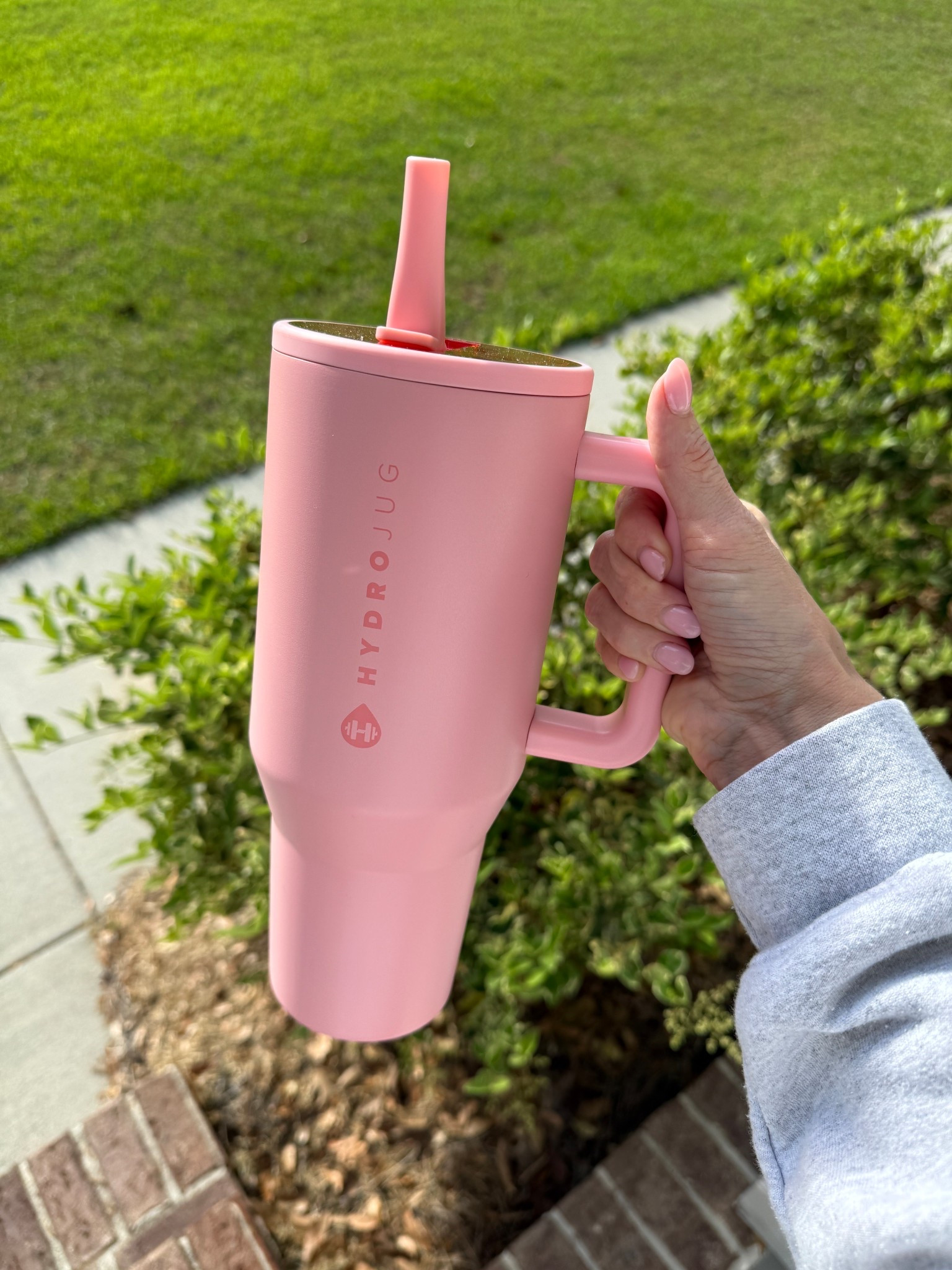 When your nails match your hydrojug 💅💧😍

#LTKmomlife #LTKmorningroutine #LTKHome