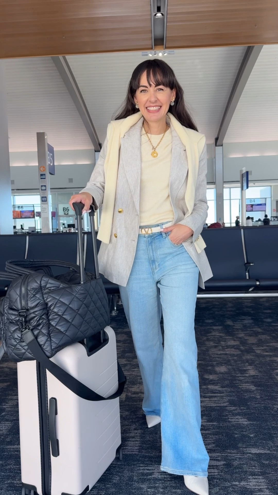 I've been wearing the same jeans for five weeks. Nobody has noticed. 

These jeans are the only ones I’m traveling with from now on. Part of my last 4 summer Susoku on Steroids capsules and part of my modern work travel capsules I’m wearing this week in San Diego to preview the Nordstrom Anniversary Sale.

Everything in my carryon ⬇️

#LTKPetite