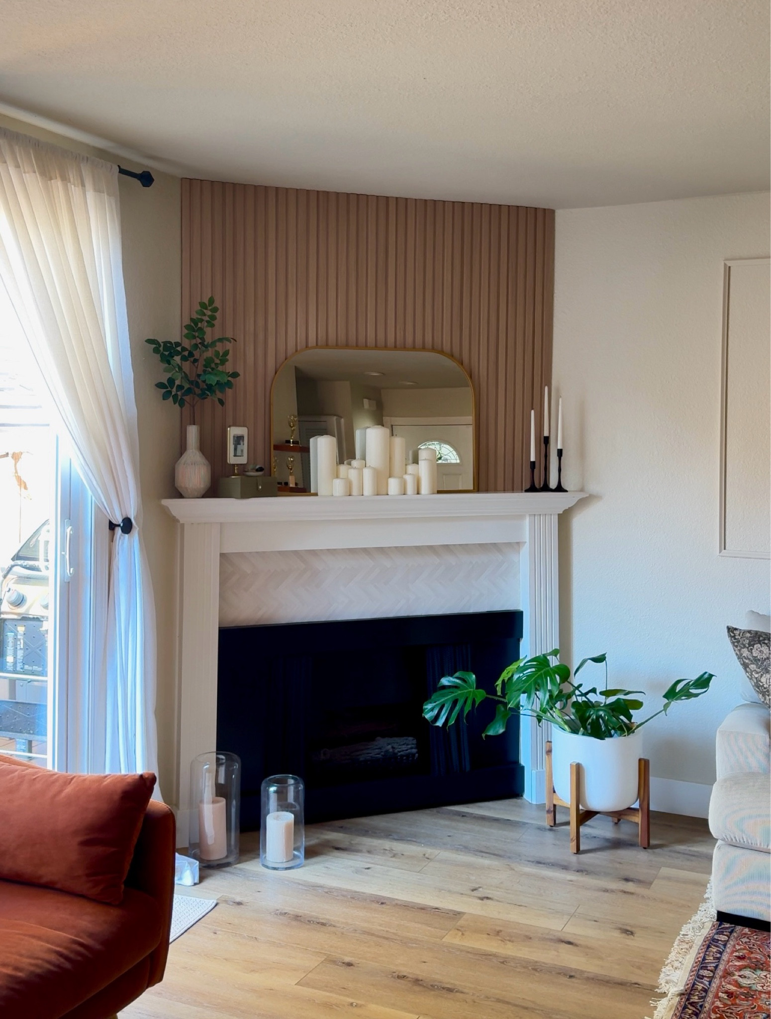The wood panels are affordable and cute 🪵

#LTKFindsUnder50 #LTKSeasonal #LTKHome