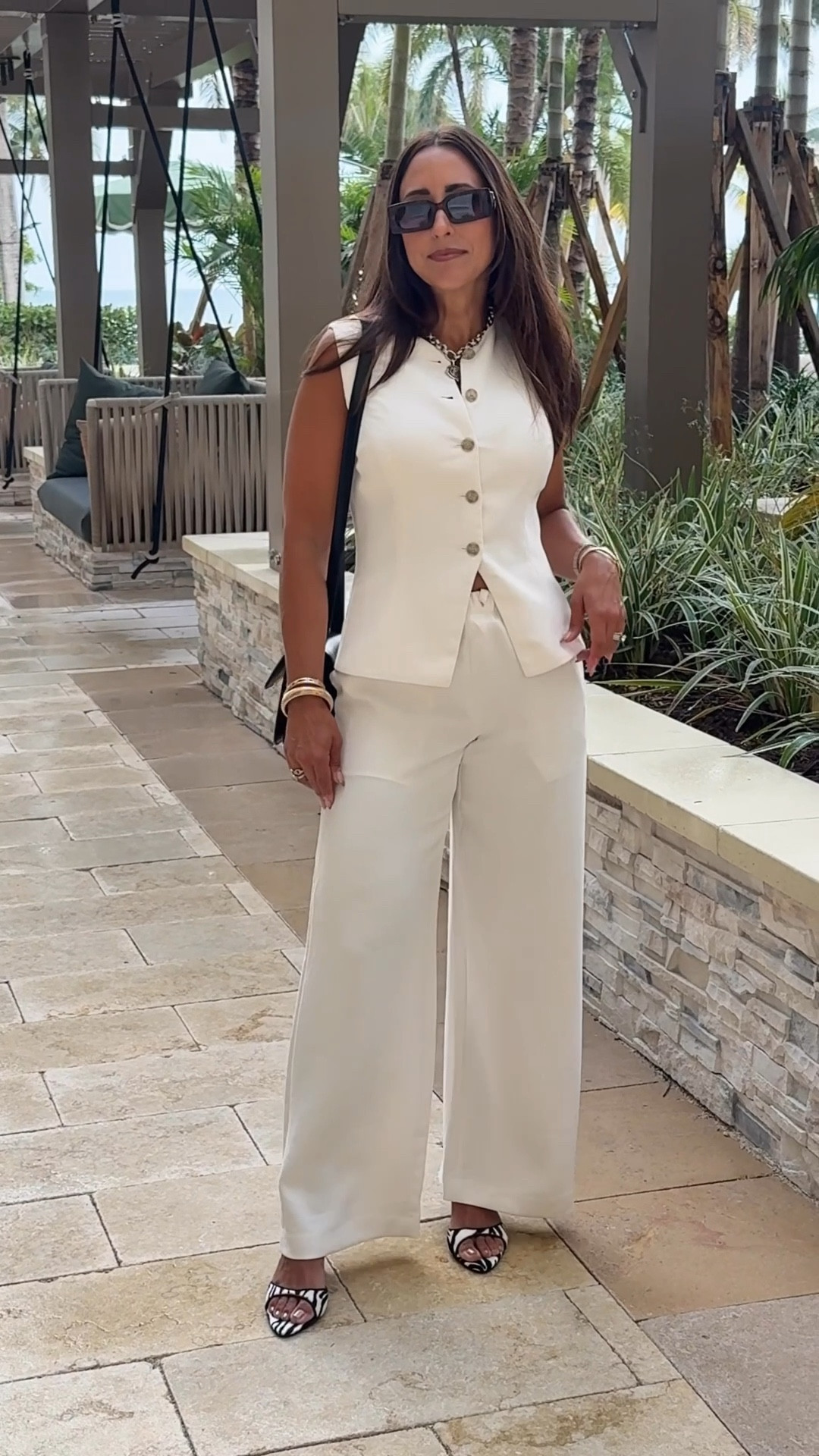 Effortless, luxurious and chic. Resort vibes. You will wear these pieces on repeat, trust me. Dress them up or down, to the beach or to the office, they are too good not to have in your closet. TTS. 


Quiet luxury 
Elevated basics
Travel
Wrinkle free
Beach 
Vacation resort
Wear to work 
Basic but better 
Monochrome 
Chic 
Over 40 elevated 

#LTKfitnessgoals #LTKOver40 #LTKdayinmylife