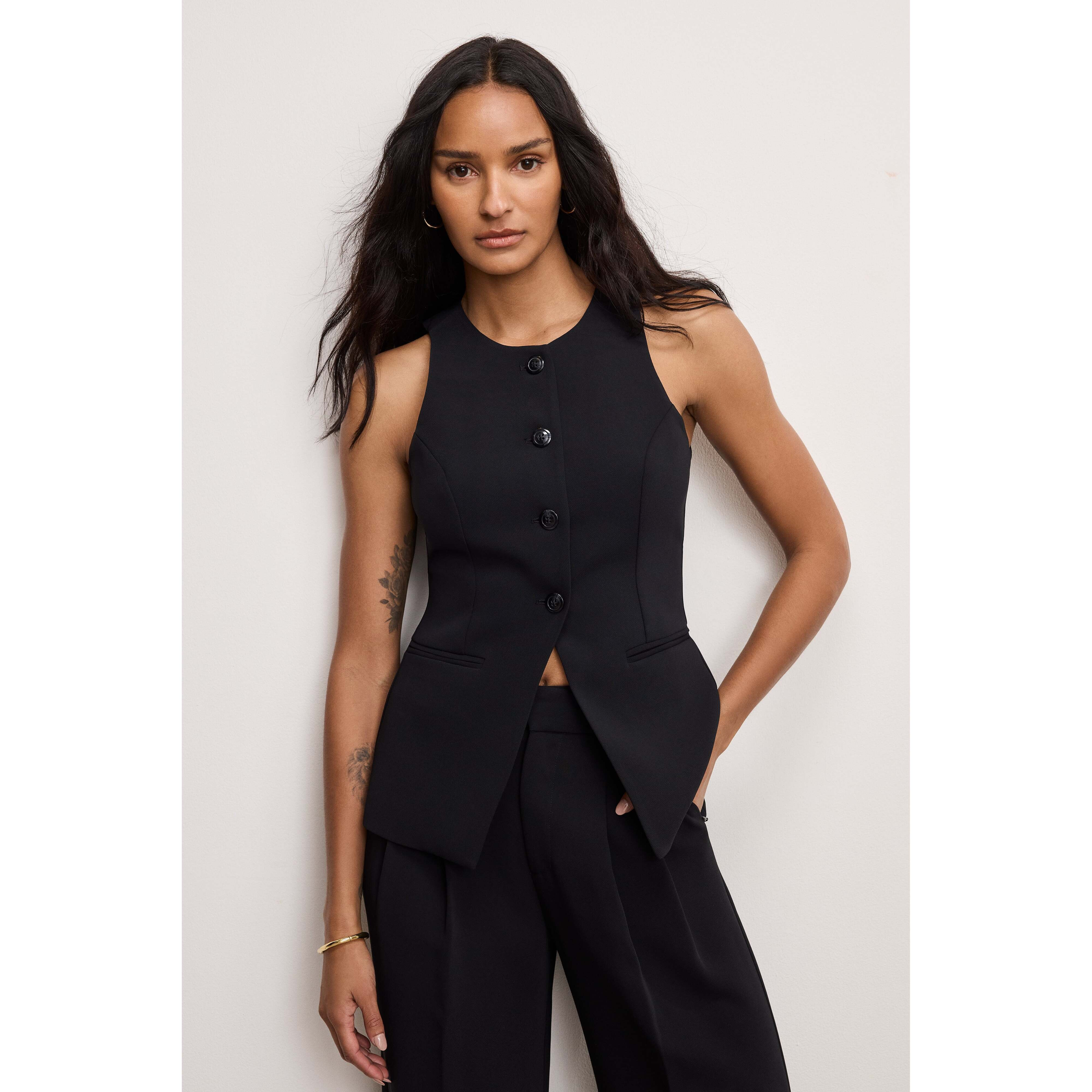 Women's Luxe Suiting Sculpted Vest | Black, Size Medium | Good American by KhloÃ© Kardashian | Good American