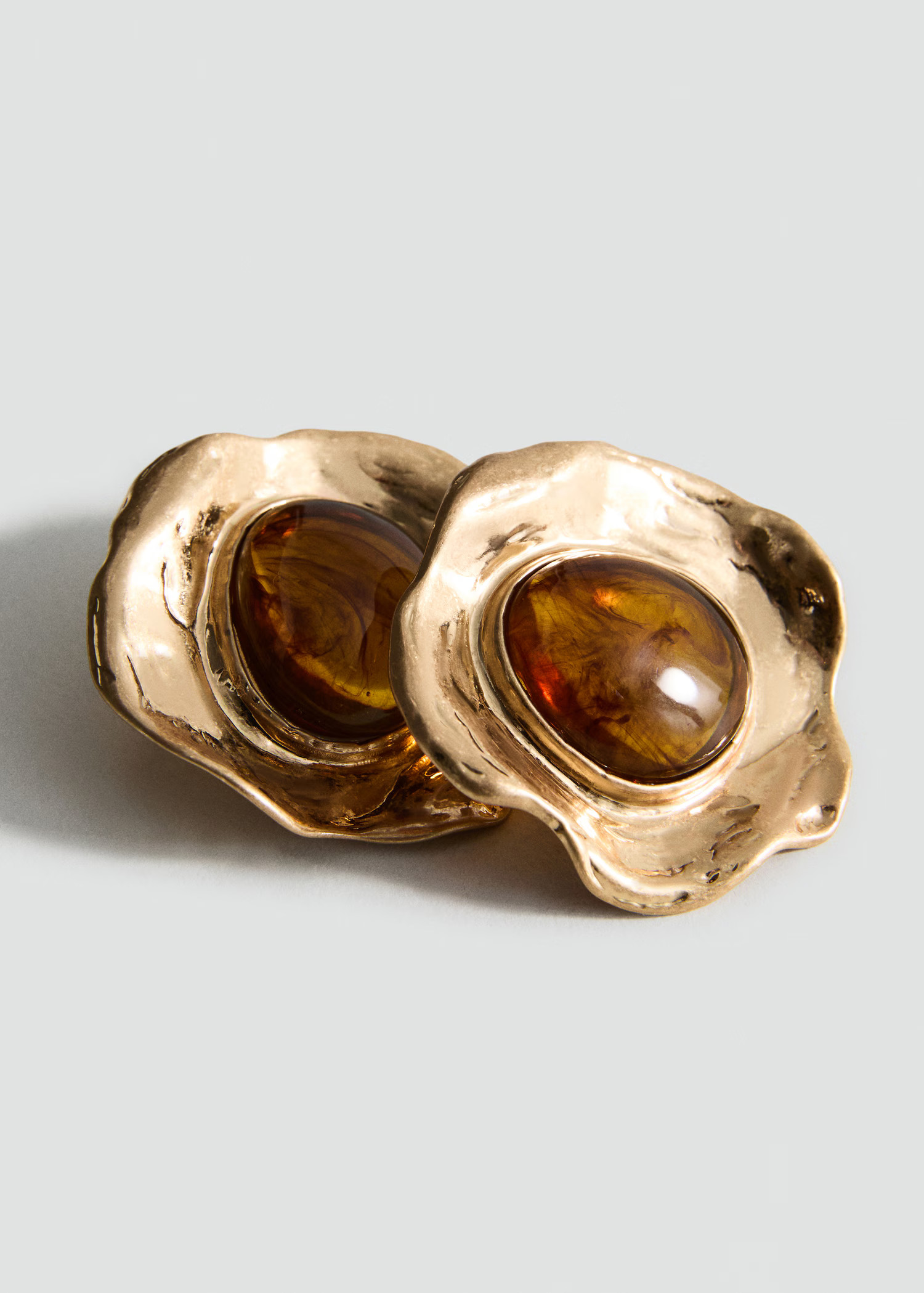 Combined textured resin earrings | Mango (US/MX/AU)