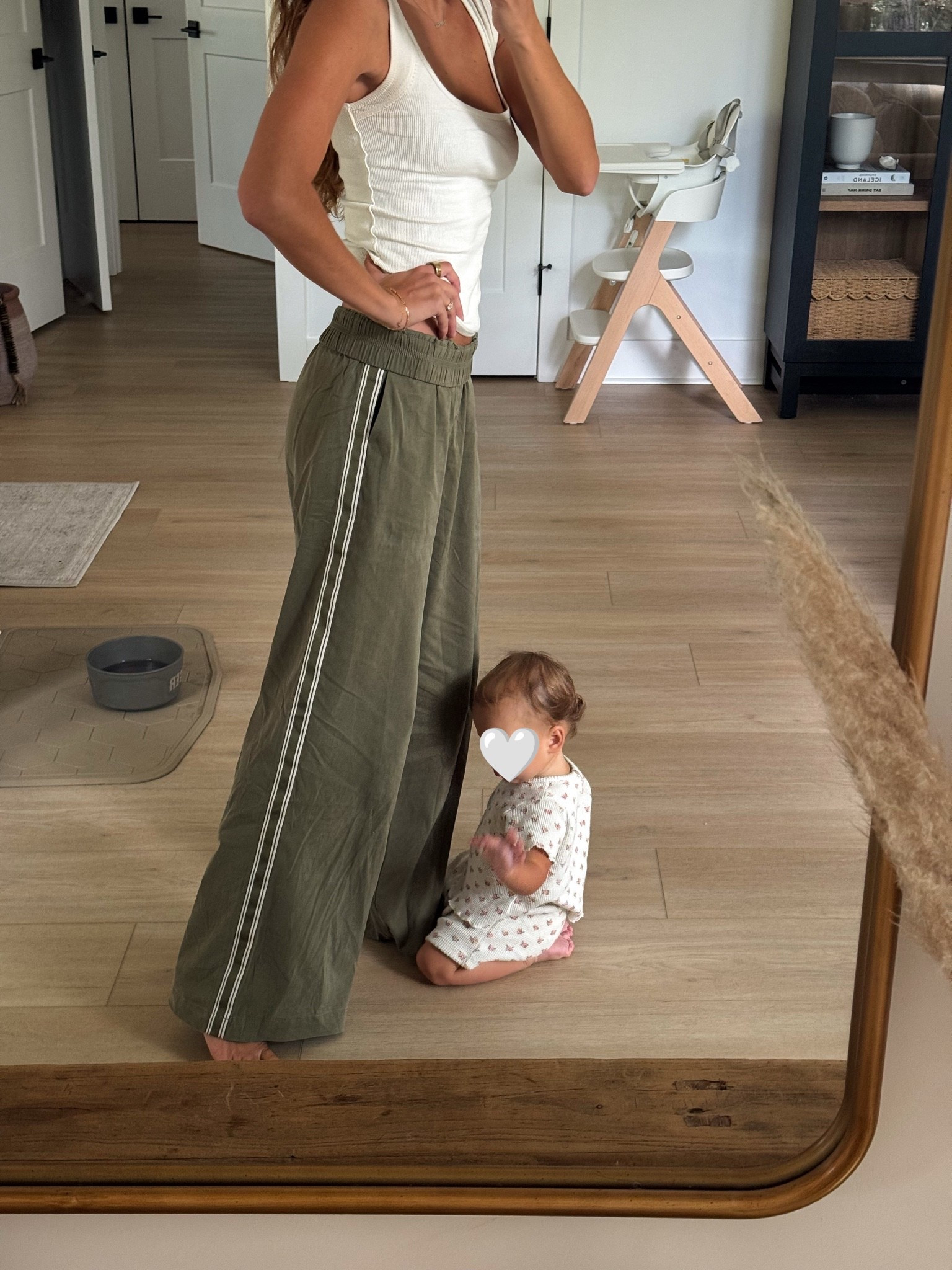 the cutest wide leg track pants for fall🤎 love the army green color!

#LTKmomlife #LTKootd #LTKSeasonal