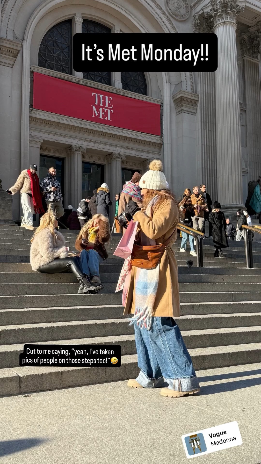 It’s Met Monday!! Cut to me saying, “yeah, I’ve taken pics of people on those steps too!”🤣