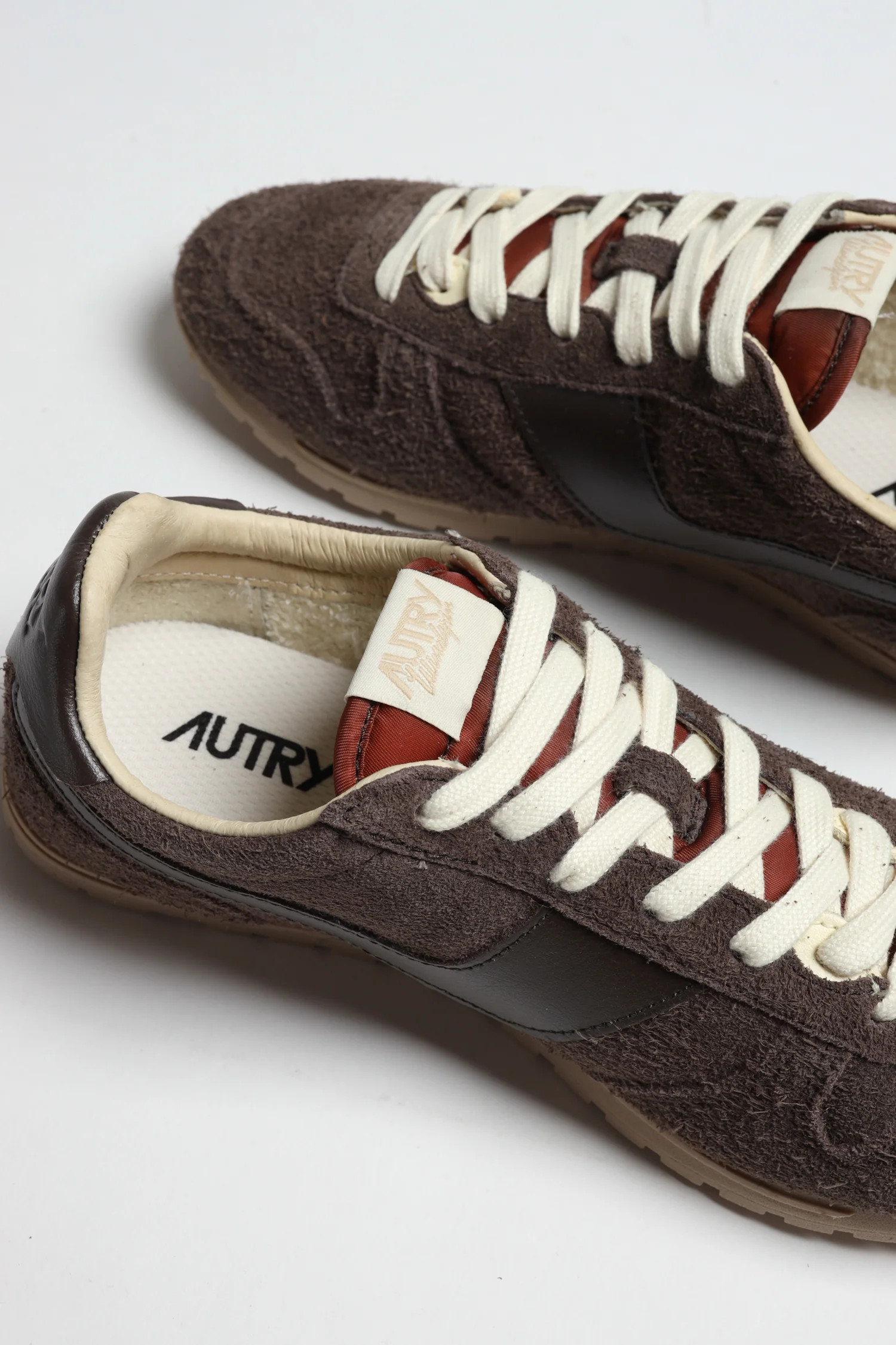Windspin sneaker in Ebony | ANITA HASS