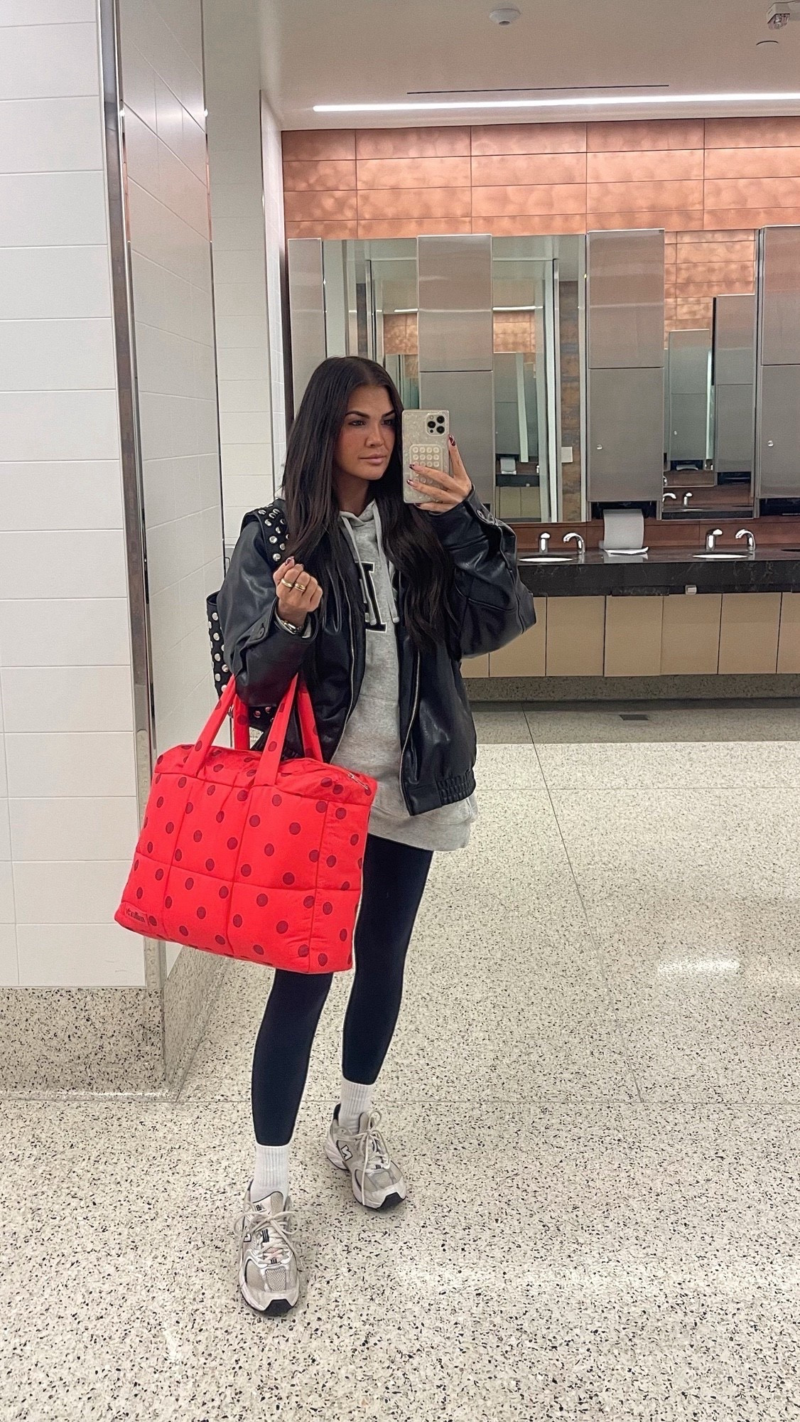 Aiport Look 
(polka dot bag is milkstain - check my IG bio) 



#LTKootd #LTKTravel