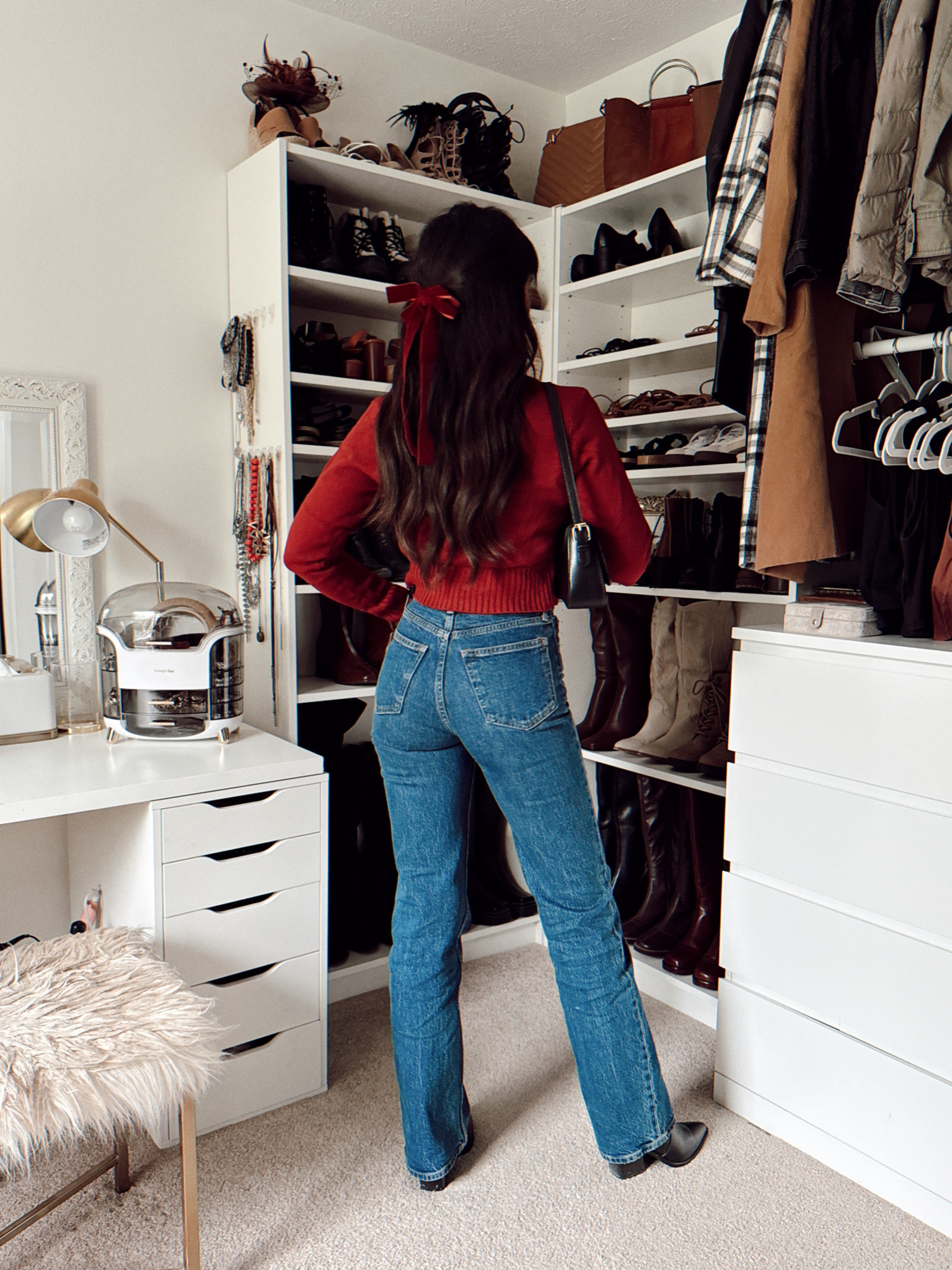 Burgundy sweaters and bows ❤️

#LTKHoliday #LTKStyleTip #LTKSeasonal