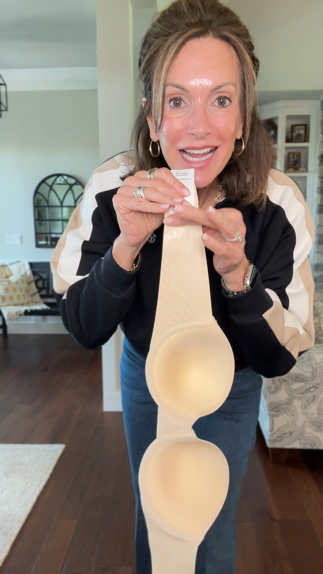 The strapless bra of your dreams! The entire length & width of the side bands are a silicone gripping material! 
It will not move! 

White tee / large 
Raw hem denim- medium tall
Super soft jacket / large 

Spanx code : ANNIEKXSPANX 

ALLIE & Bess Code:
ANNIE20

Fall style

#LTKTall #LTKMidsize