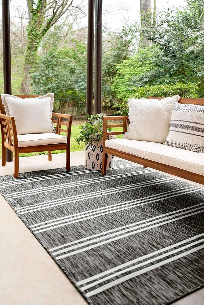 Unique Loom Outdoor Collection Area Rug - Anguilla (4' 1" x 6' 1" Rectangle, Charcoal/ Ivory) | Amazon (US)