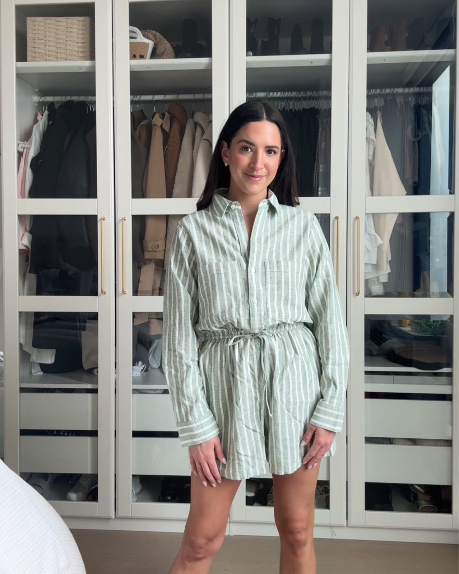 Wearing a small could size down to an xsmall

Vacation outfit, spring outfit, resort wear, Abercrombie 

#LTKstyletip #LTKSpringSale #LTKsalealert