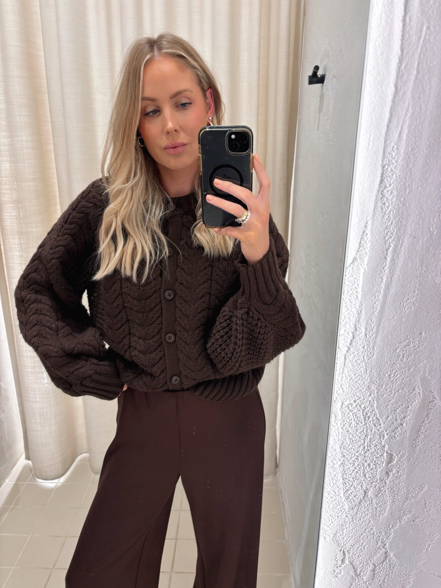 It’s honestly perfect — there’s no other way to put it. I’m wearing a medium here for size reference. 

Apologies about the pants, they’ve sold out, but I’ve found a very similar pair and will link them for you.

#LTKstyletip #LTKwinter #LTKaustralia