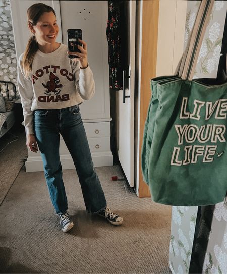 I’m so in love with these Levi’s high waisted flared jeans. Paired with converse? Can’t go wrong. 

#LTKfindsunder100 #LTKU #LTKSeasonal