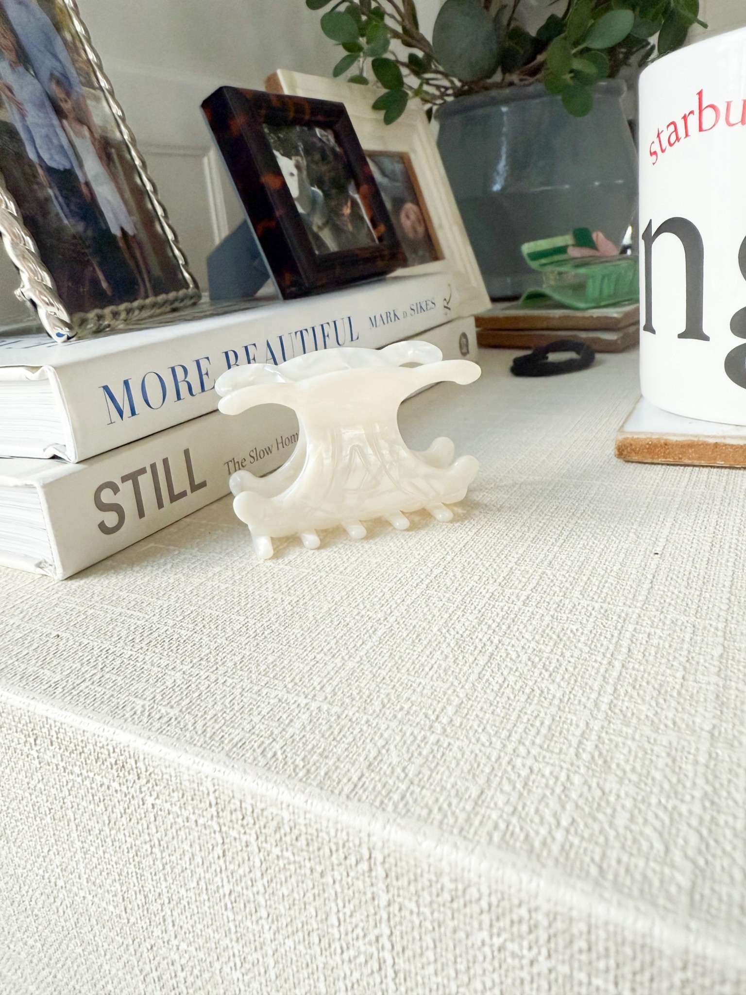 Been loving these Celine lookalike clips from Amazon! Have one in my hair at all times 🙌🏻

#LTKBeauty #LTKFindsUnder50 #LTKselfcare