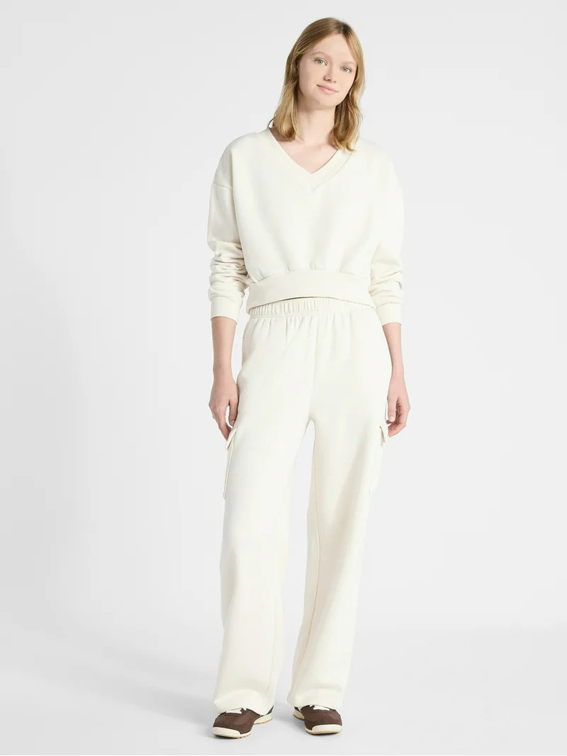 No Boundaries V-Neck Fleece Cropped Sweatshirt, Women's | Walmart (US)