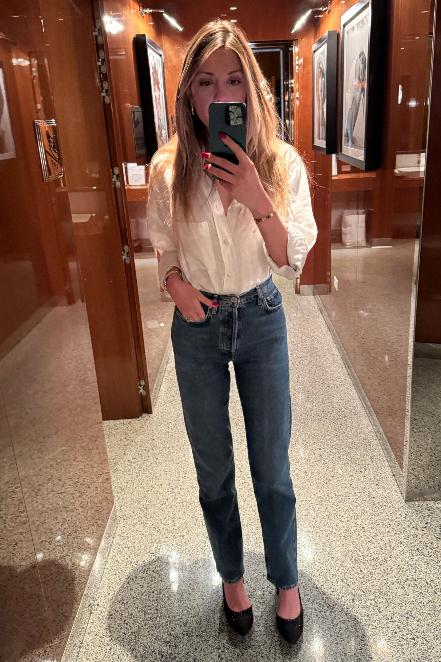 A classic everyday look! These are all staple items in my closet and worn very often! Also this top is 60% off right now!!

#LTKshoecrush #LTKsalealert #LTKstyletip