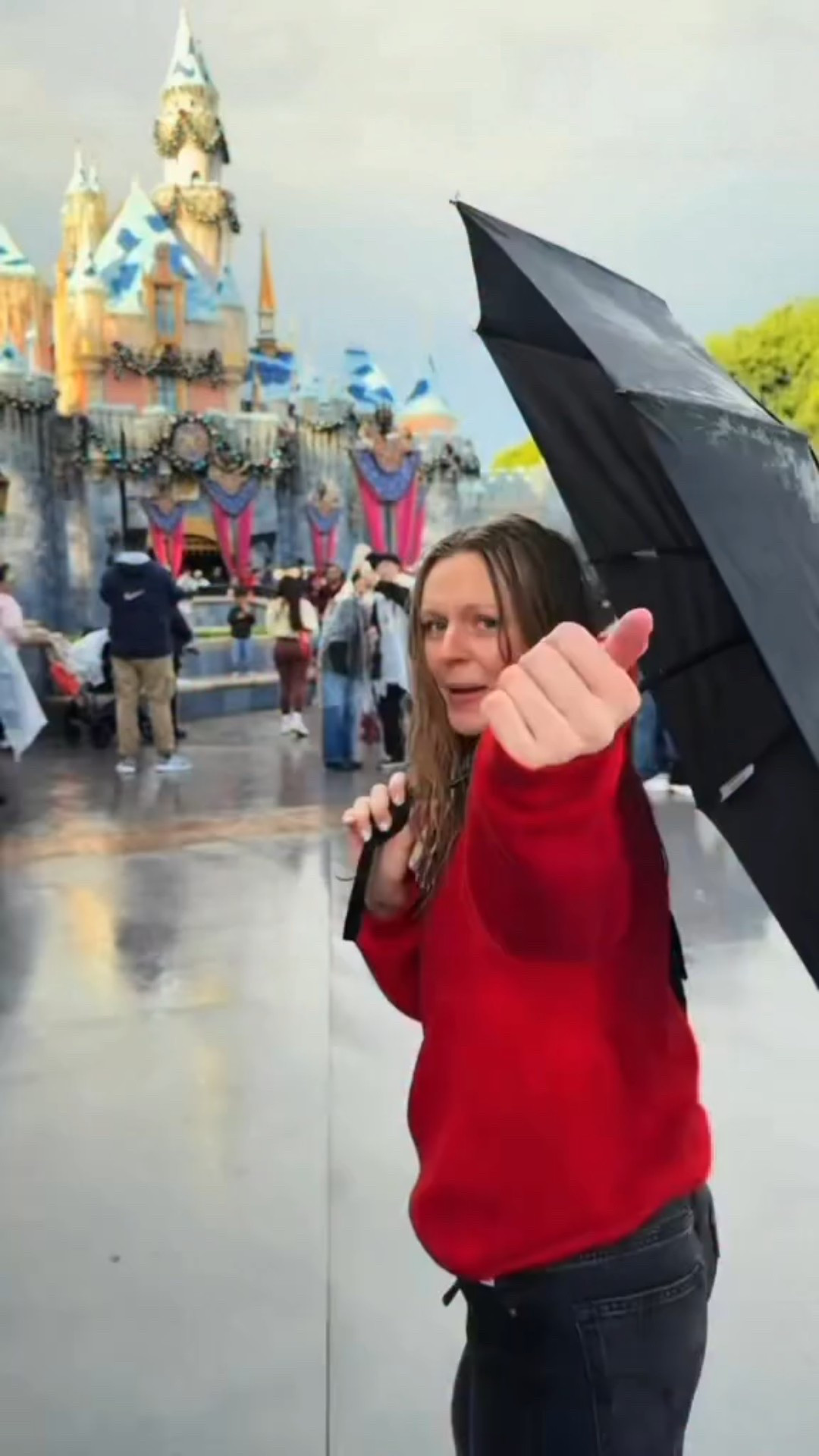 25 DAYS OF VLOGS COMING RIGHT UP 🎄 double rainbows, it’s a small world christmas remix, rain-soaked jeans, and just the best time :,) already nostalgic for this trip and this day in general 🥲 SO MUCH LOVE FOR THESE HUMANS #Vlogmas #disney #christmas #Vlog #taylorswift