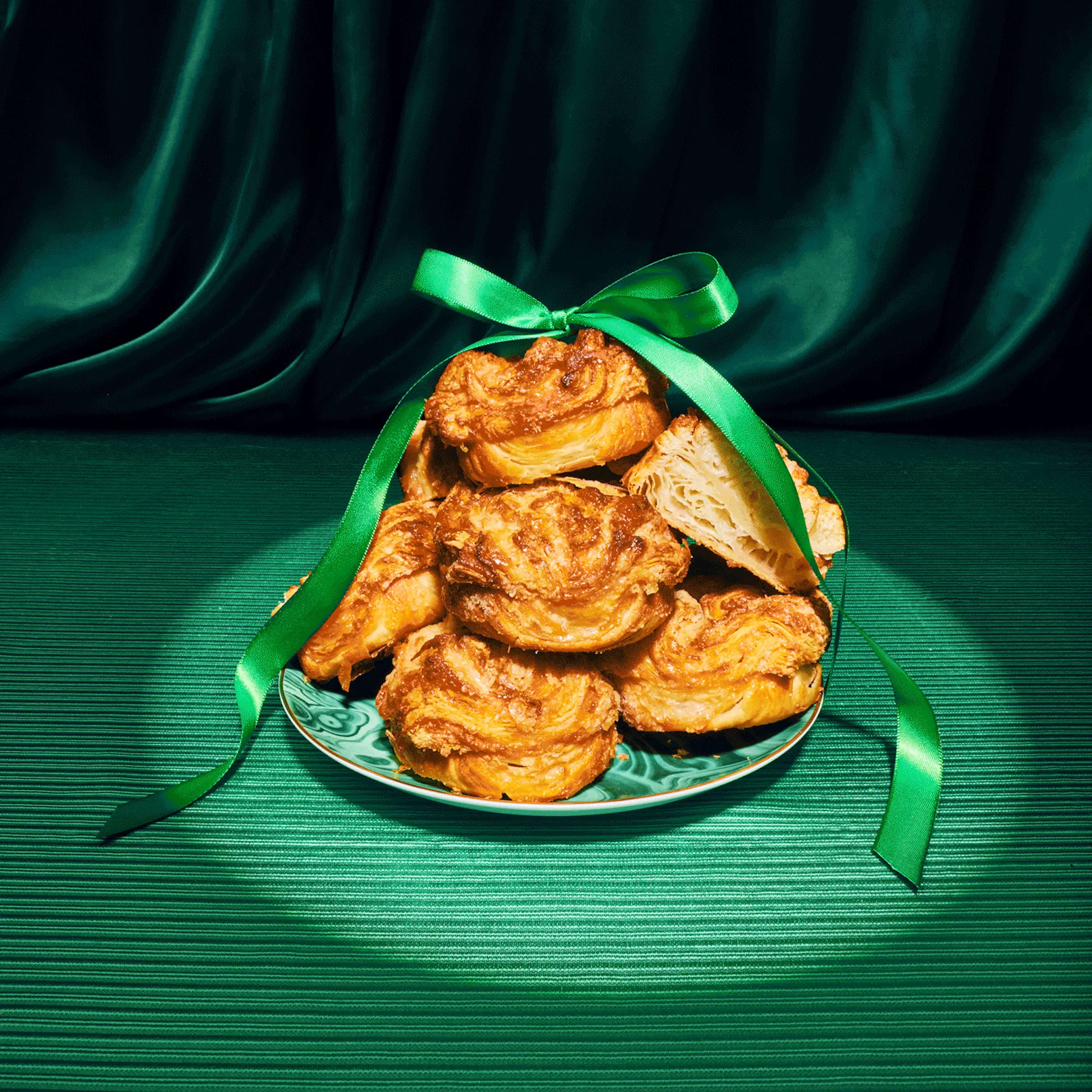 Kouign Amann Gift Box of 6 by Les Madeleines | Goldbelly | Goldbelly