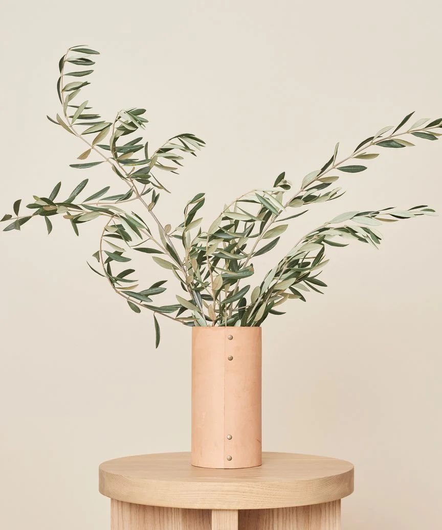 Medium Leather Rivet Vase | Jenni Kayne