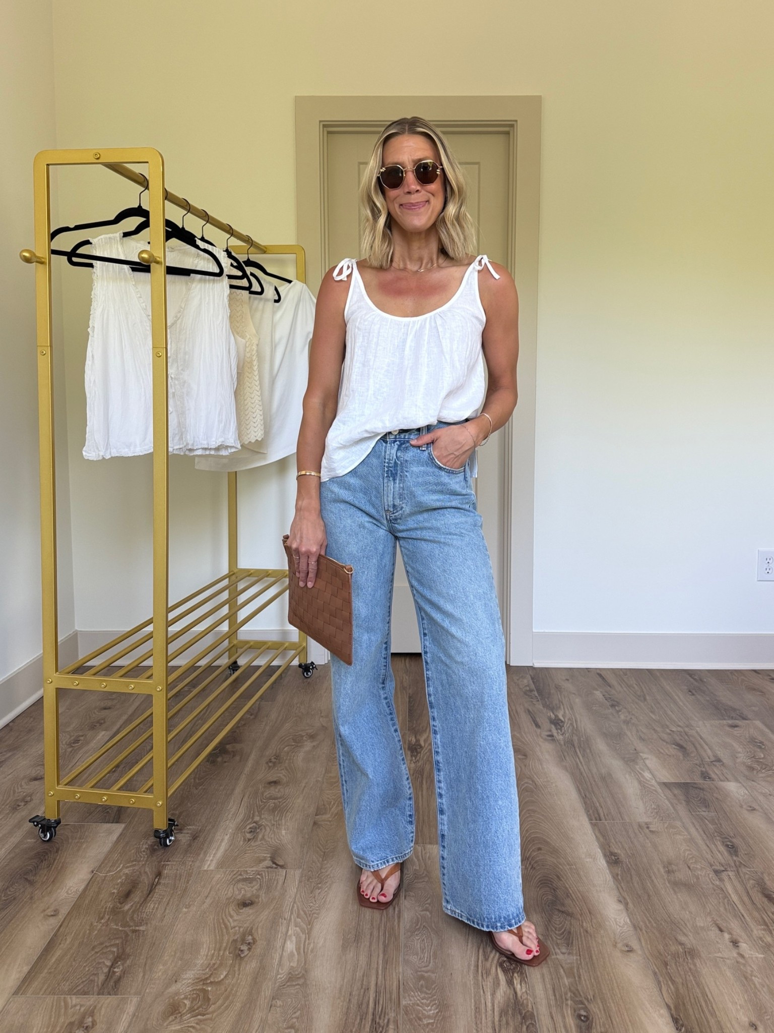 Wearing 25 jeans, XS linen tank

@Aritzia #aritziapartner #ad #paidlink

#LTKootd #LTKgrwm #LTKOver40