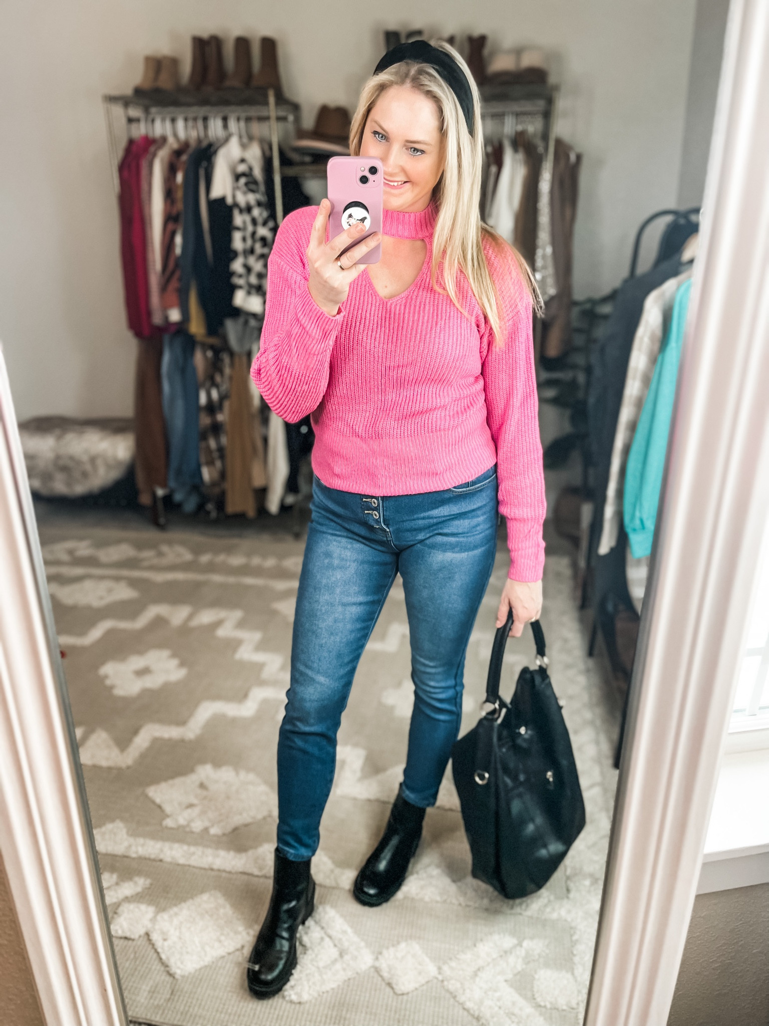 Top: fits true
Jeans: wearing a large

#LTKstyletip #LTKSeasonal #LTKunder50