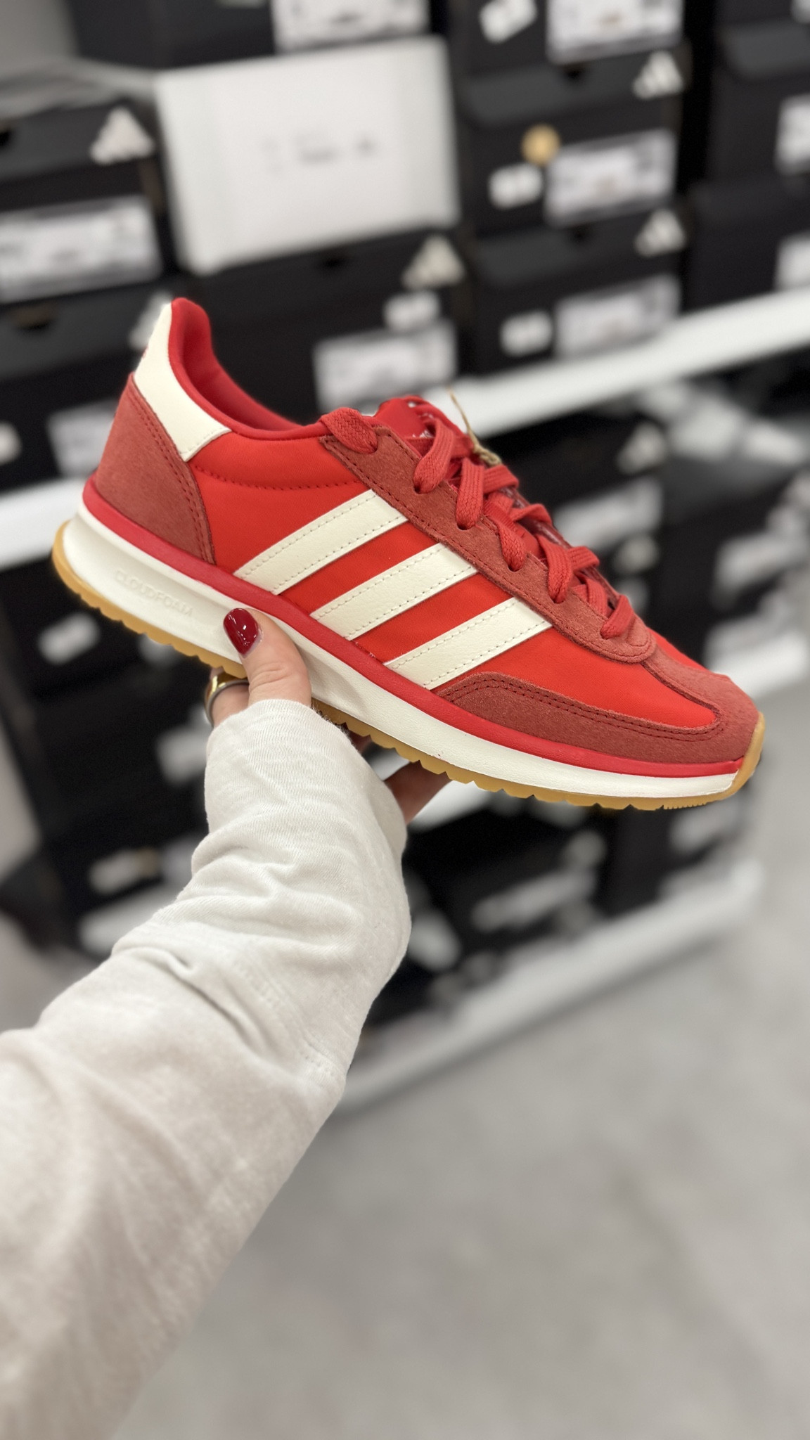I love these red adidas sneakers!!

#LTKFindsUnder100