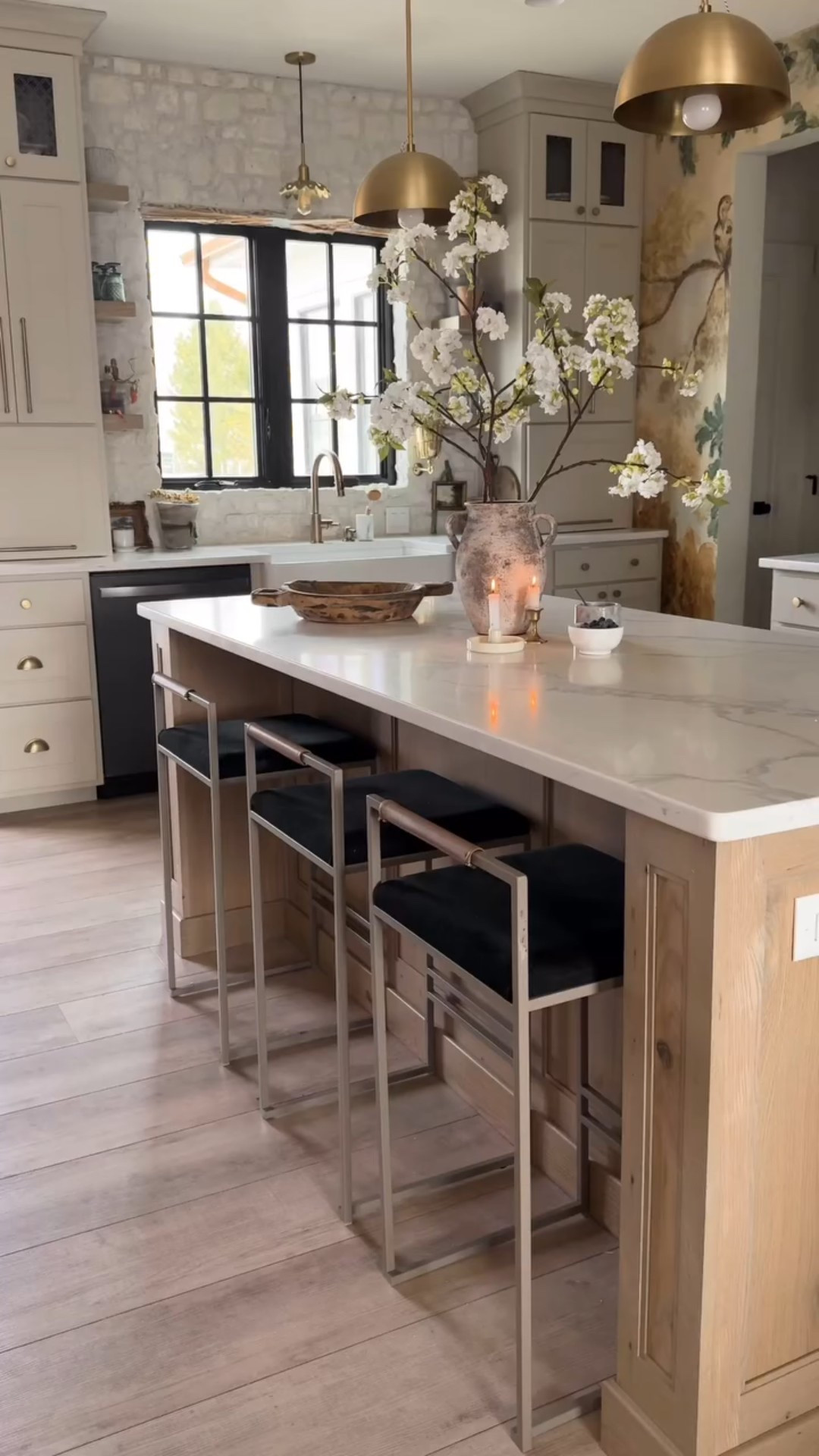 Best Amazon buy for the kitchen yet! ✨💛⭐️🪵 

#kitchendesign #amazonhome #amazonhomefinds #kitchen #kitchenisland #kitcheninspo #potrail