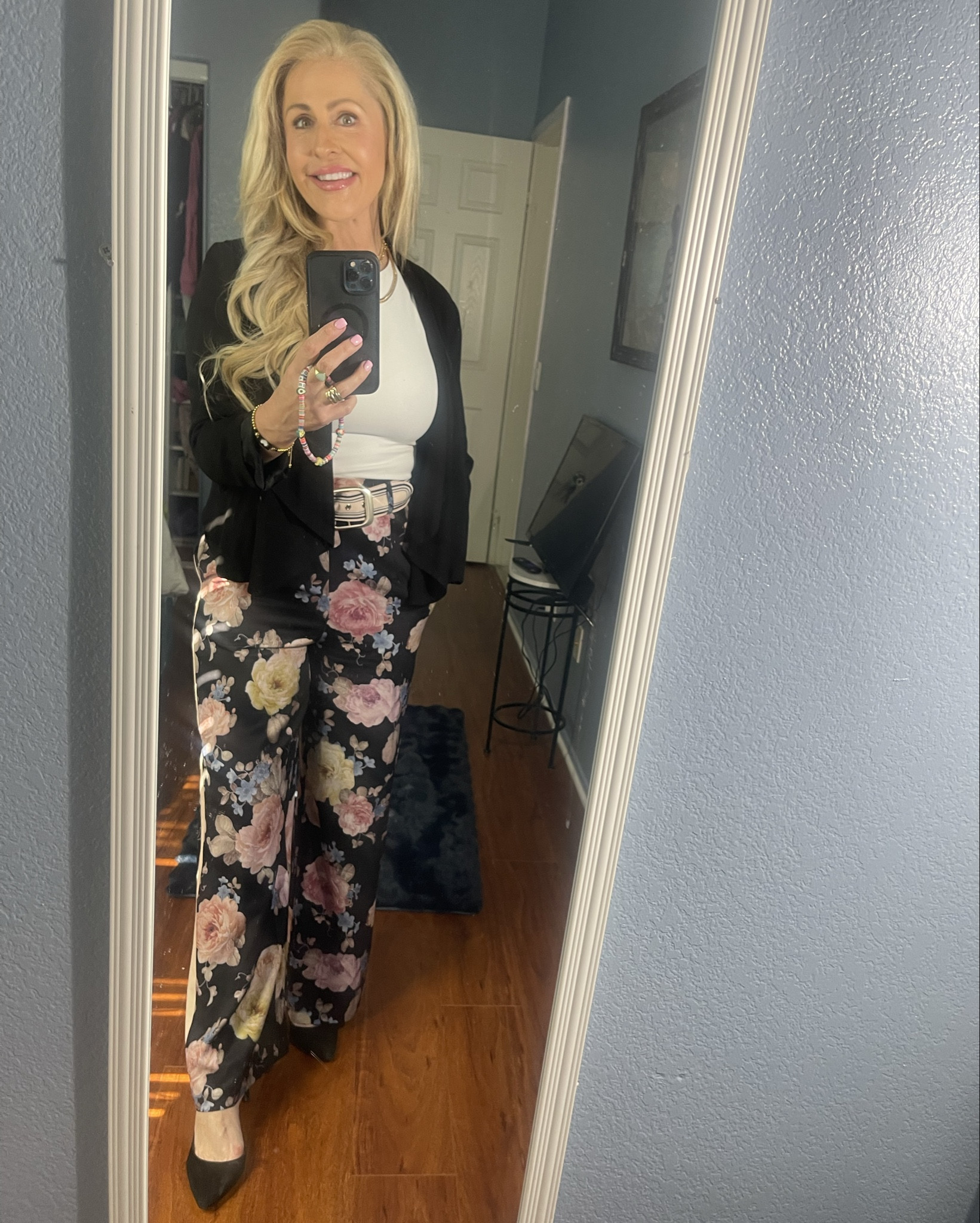 Spring floral pants set mix and match ! Ready for the day and presentation with this incredible floral pretty print!

#LTKSeasonal #LTKworkwear #LTKstyletip