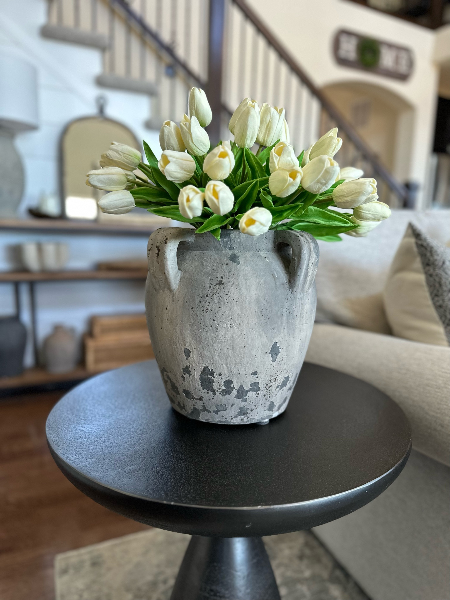 Shop my vase and tulips

#LTKhome