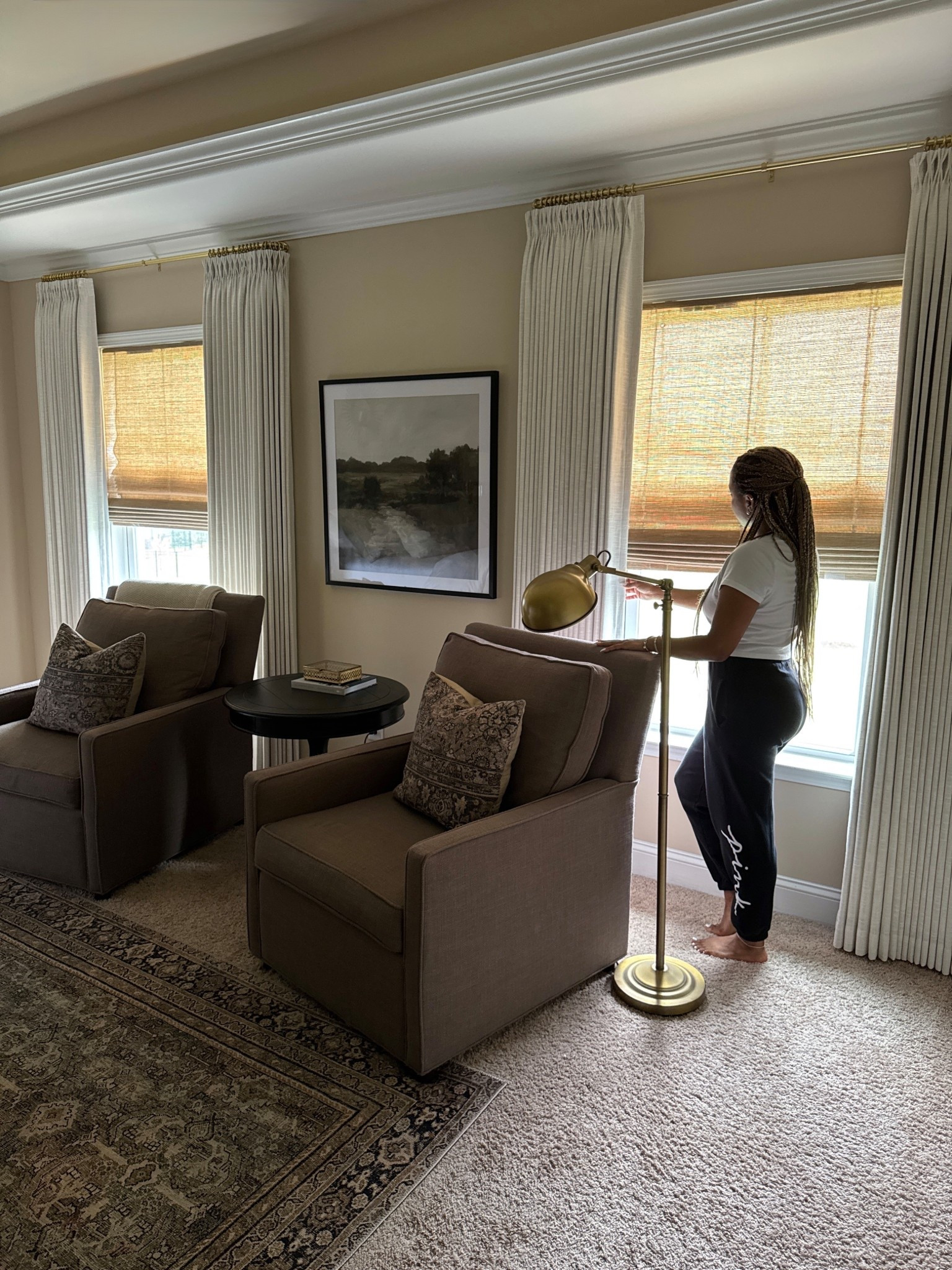 Some corners don’t need much to feel complete — just thoughtful layers that make the space work harder for you.
These drapes from @homerilla_official add that soft structure and quiet texture that ties it all together.

#ad #homerilla #timelessinteriors #quietluxuryhome #neutraldecor #earthystyle #curatedhome #interiorinspo #classicinteriors #homestylingideas #interiormoments #layeredspaces

#LTKHome #LTKStyleTip