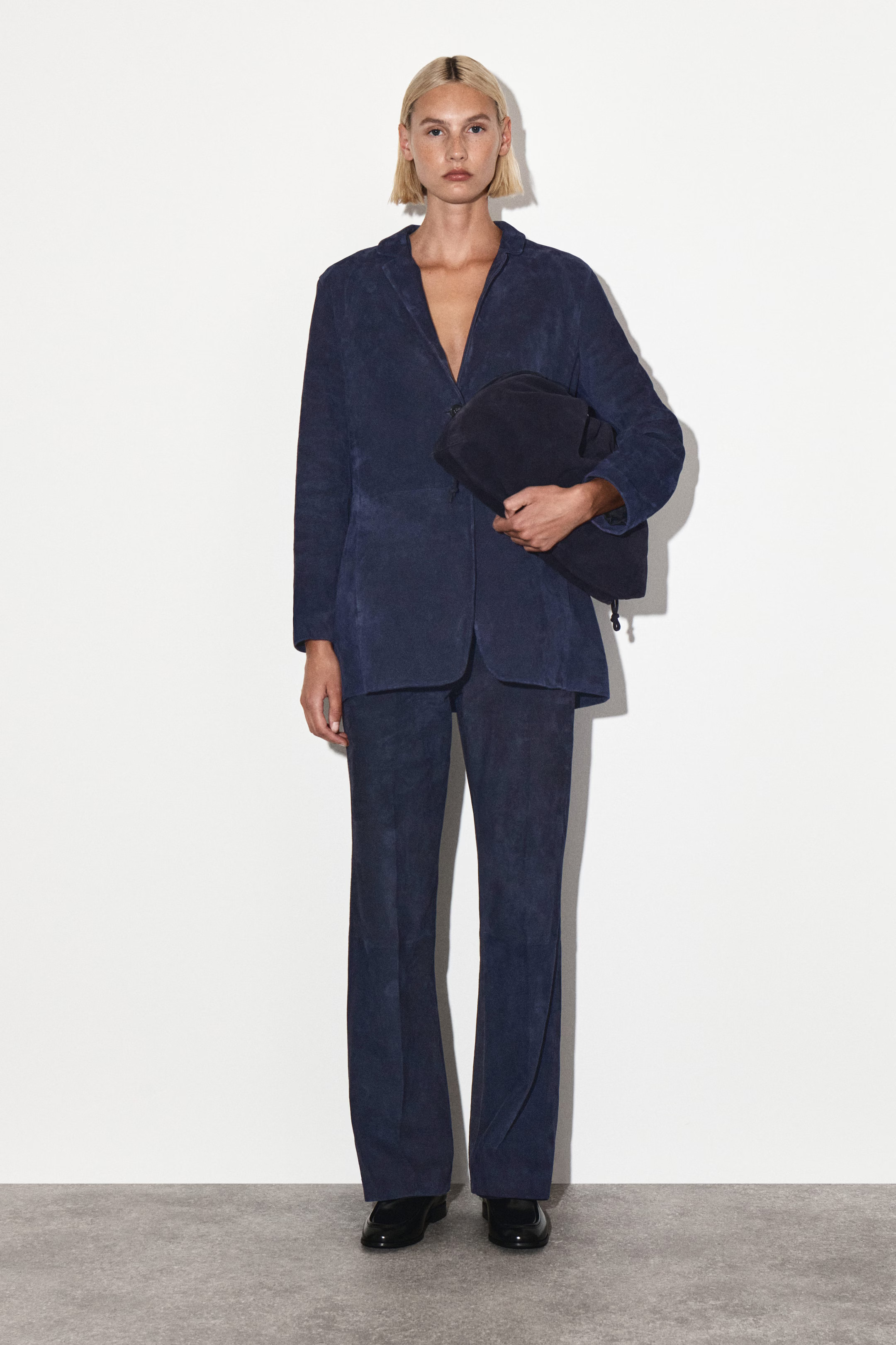 CAVATELLI CLUTCH BAG - SUEDE - NAVY | COS US | COS (US)