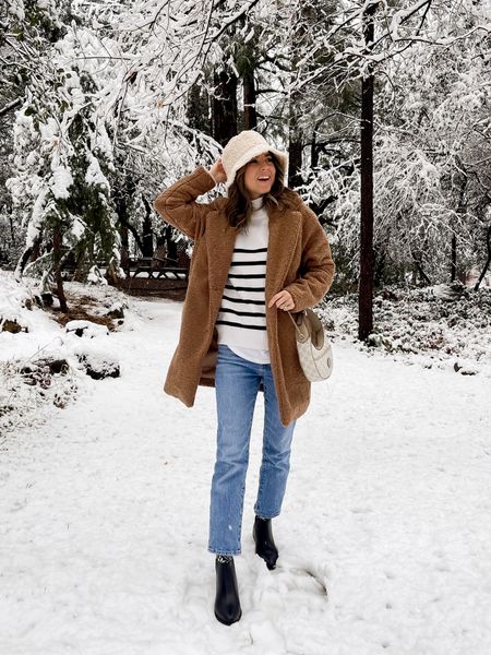Sherpa winter outfit 

Sherpa coat xs 
Stripe sweater small
Jeans 24p
Waterproof boots 5 

#LTKstyletip #LTKSeasonal