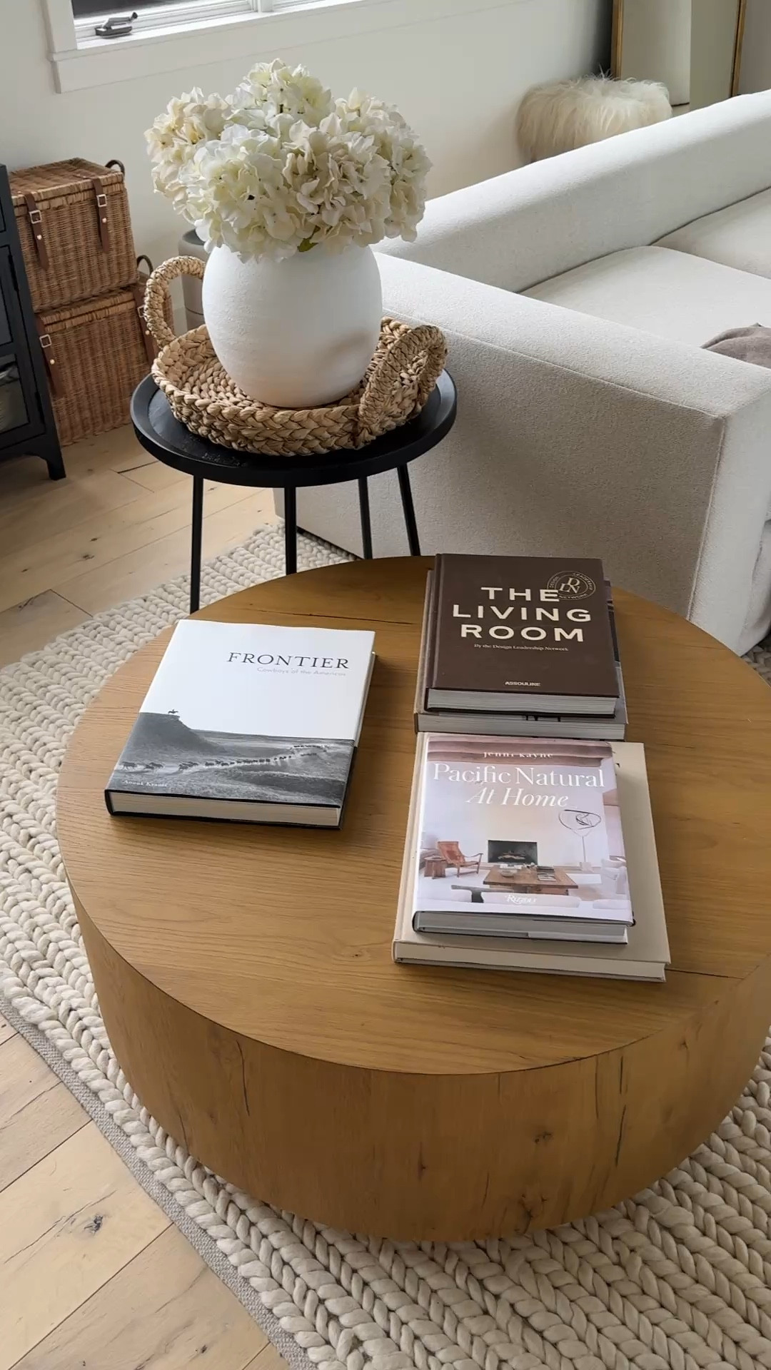 Cozy neutral living room🤍

Home decor
Sectional 
Sofa
Pillows
Amazon 

#LTKHome