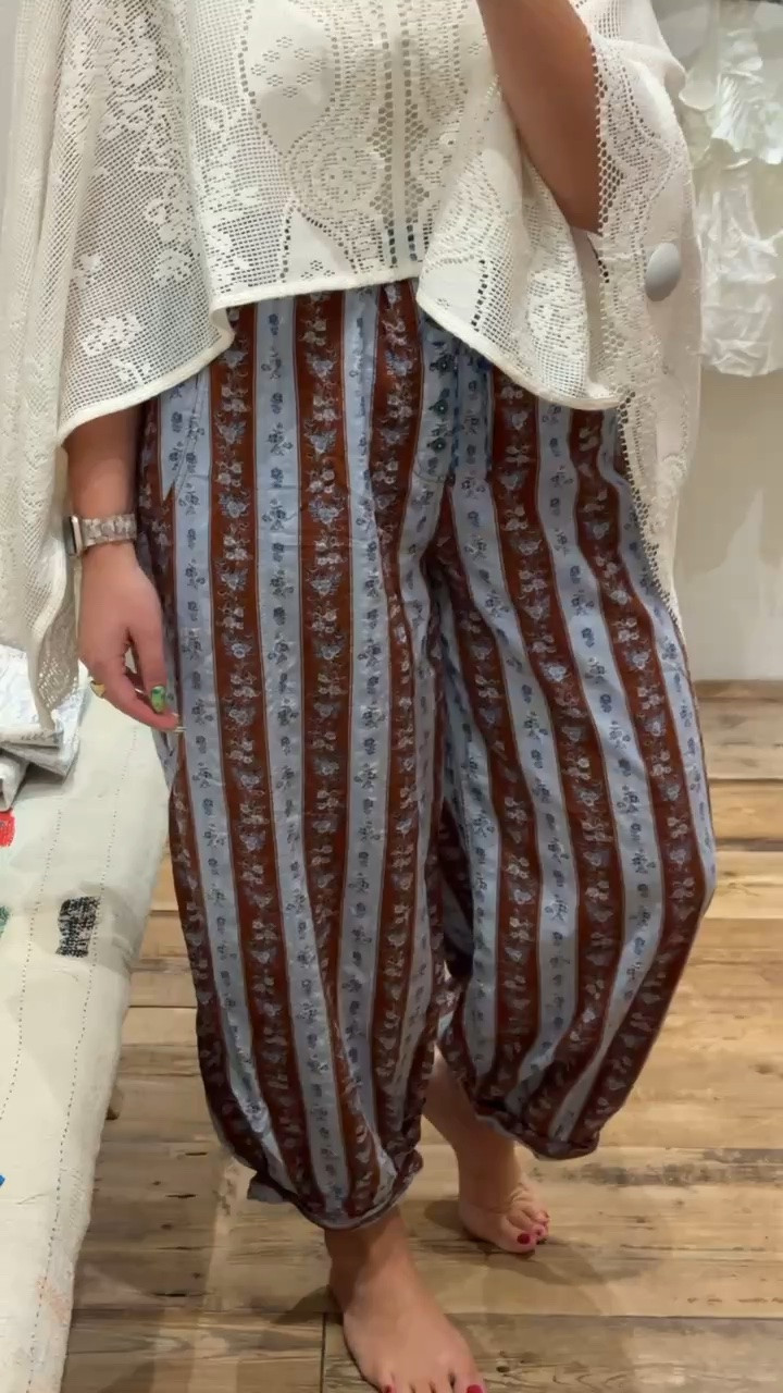 the cutest pj pants you'll want to wear out (and i probably will!) wearing a large.

#LTKootd #LTKSeasonal #LTKMidsize