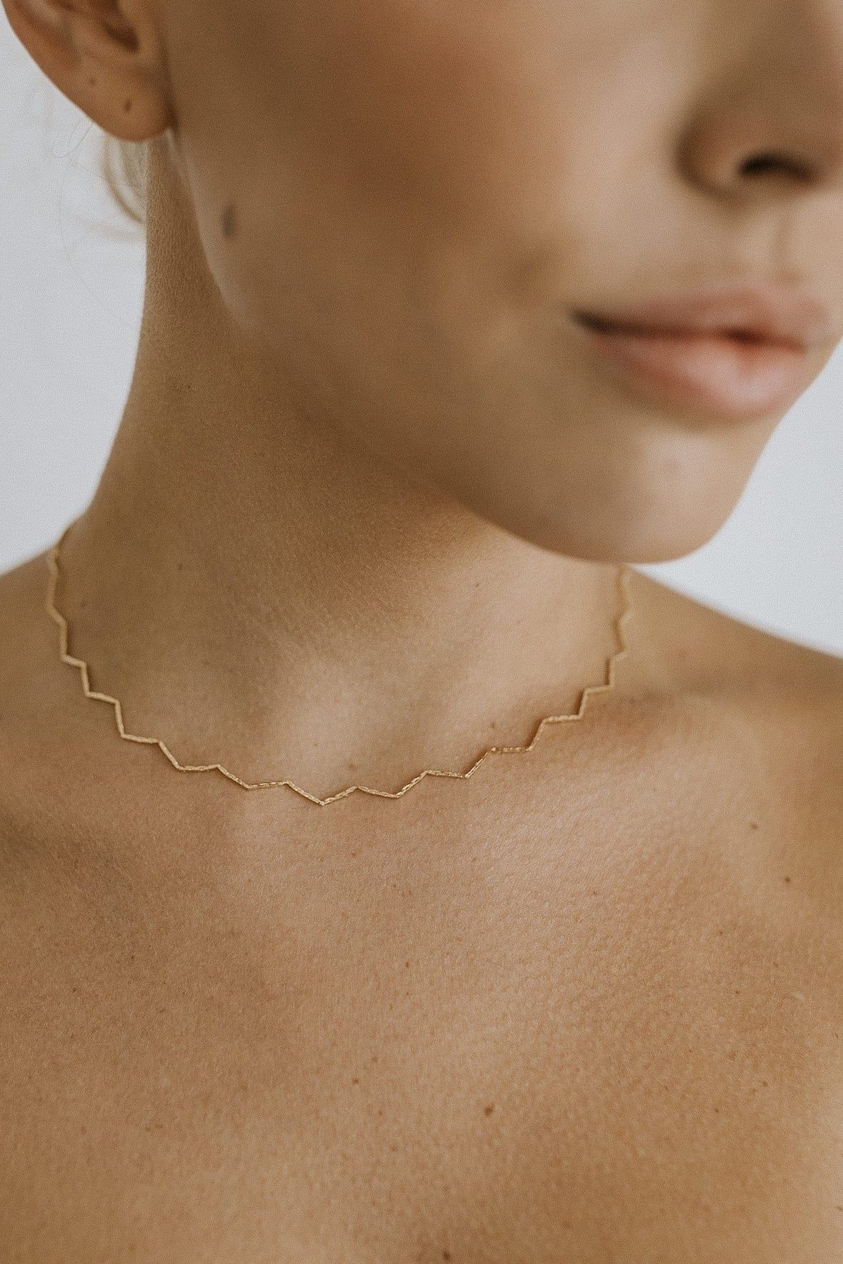 Stay Wavy Chain Necklace - Gold | THELIFESTYLEDCO