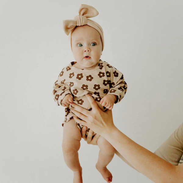 Easton Bodysuit in Mauve Daisies | ChubbyBubbyBear